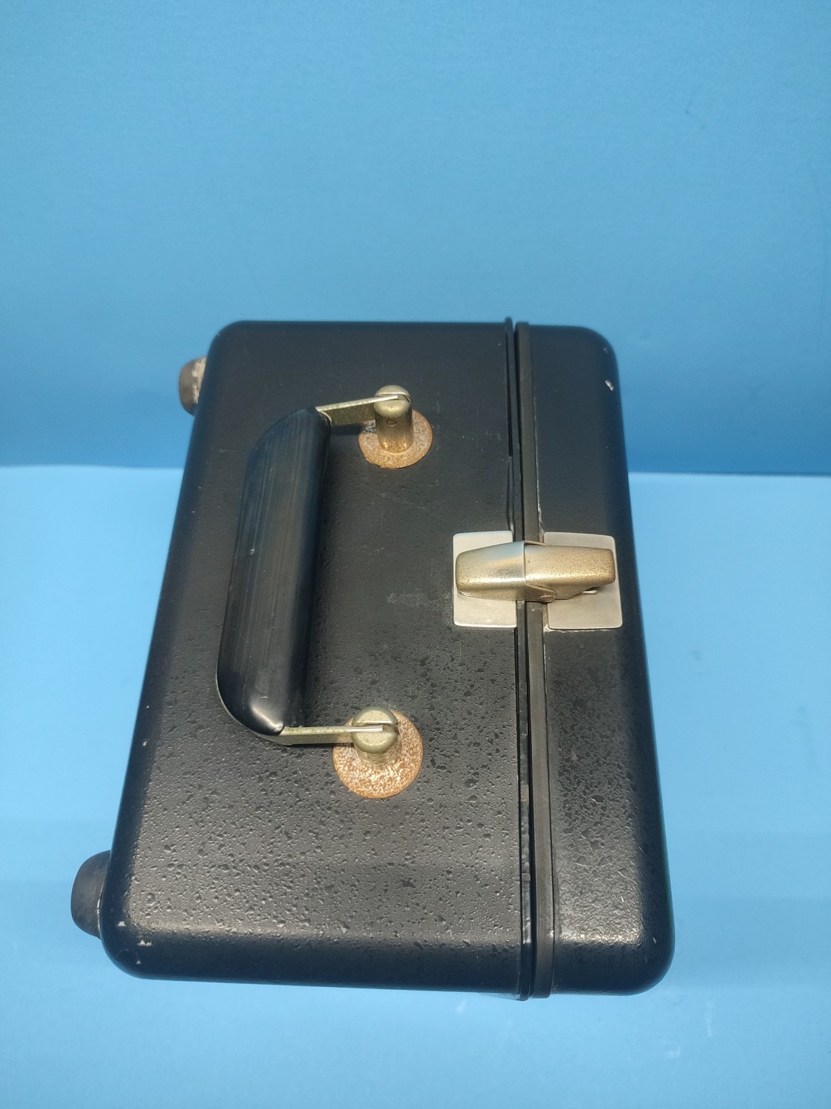 Foxboro Current Calibrator 118VAC, 25A, 8121A
