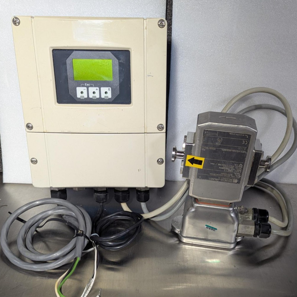 Endress+Hauser  53H04-9B0B1AC2BAAA Transmitter Promag 53 & Flow Meter Promag