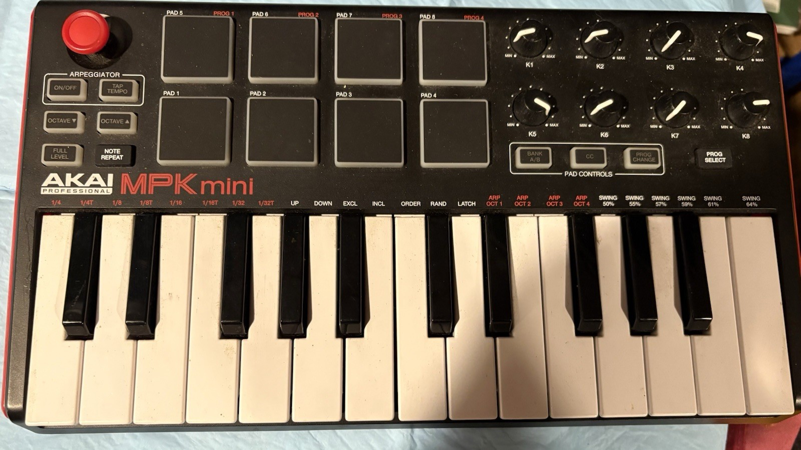 Akai MPK Mini MK2 25 Key Electronic Keyboard - Black/Red/White