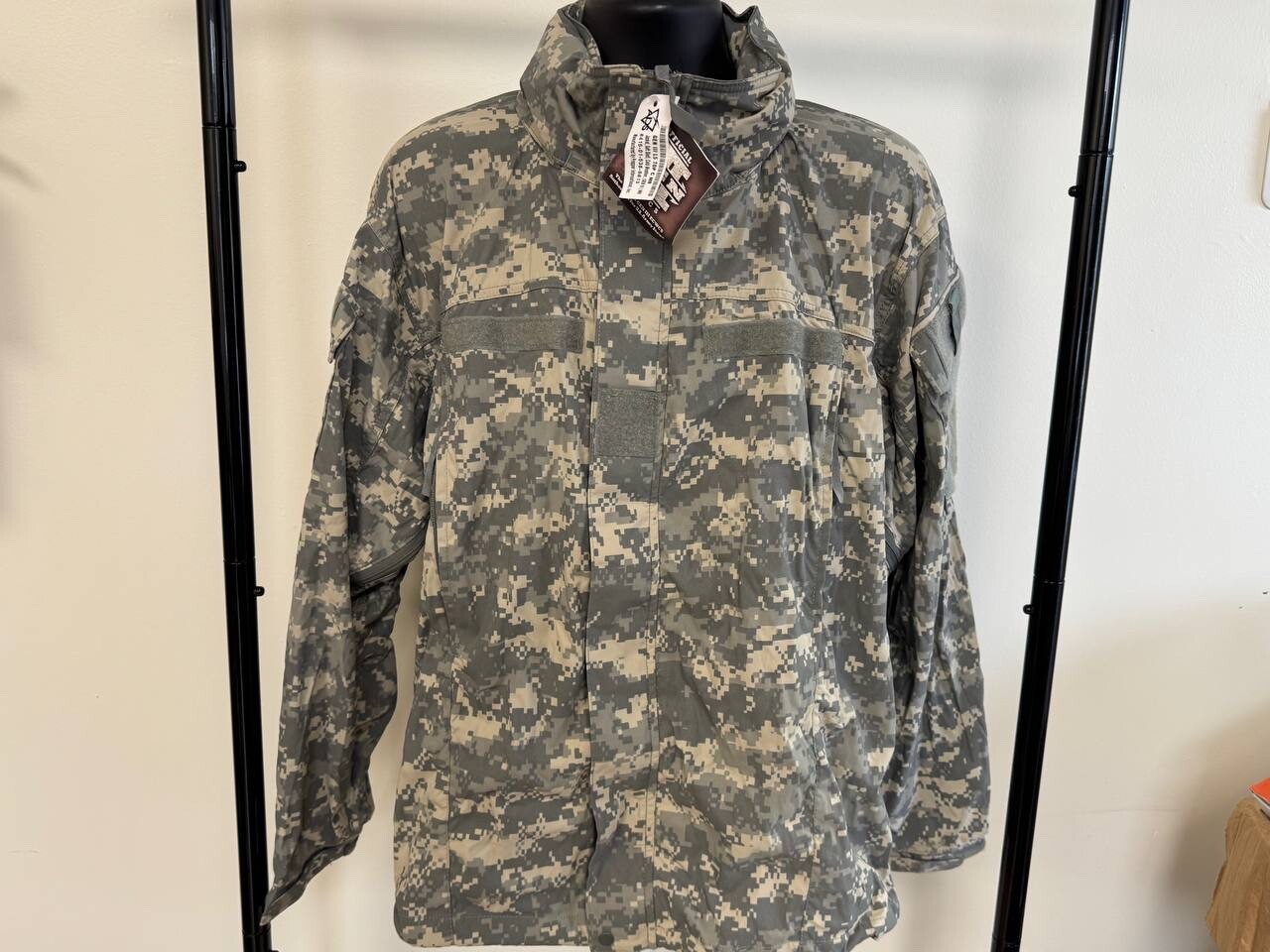 Genuine Usgi ECWCS ACU Gen III Level 5 Soft Shell Cold Weather Jacket M Reg