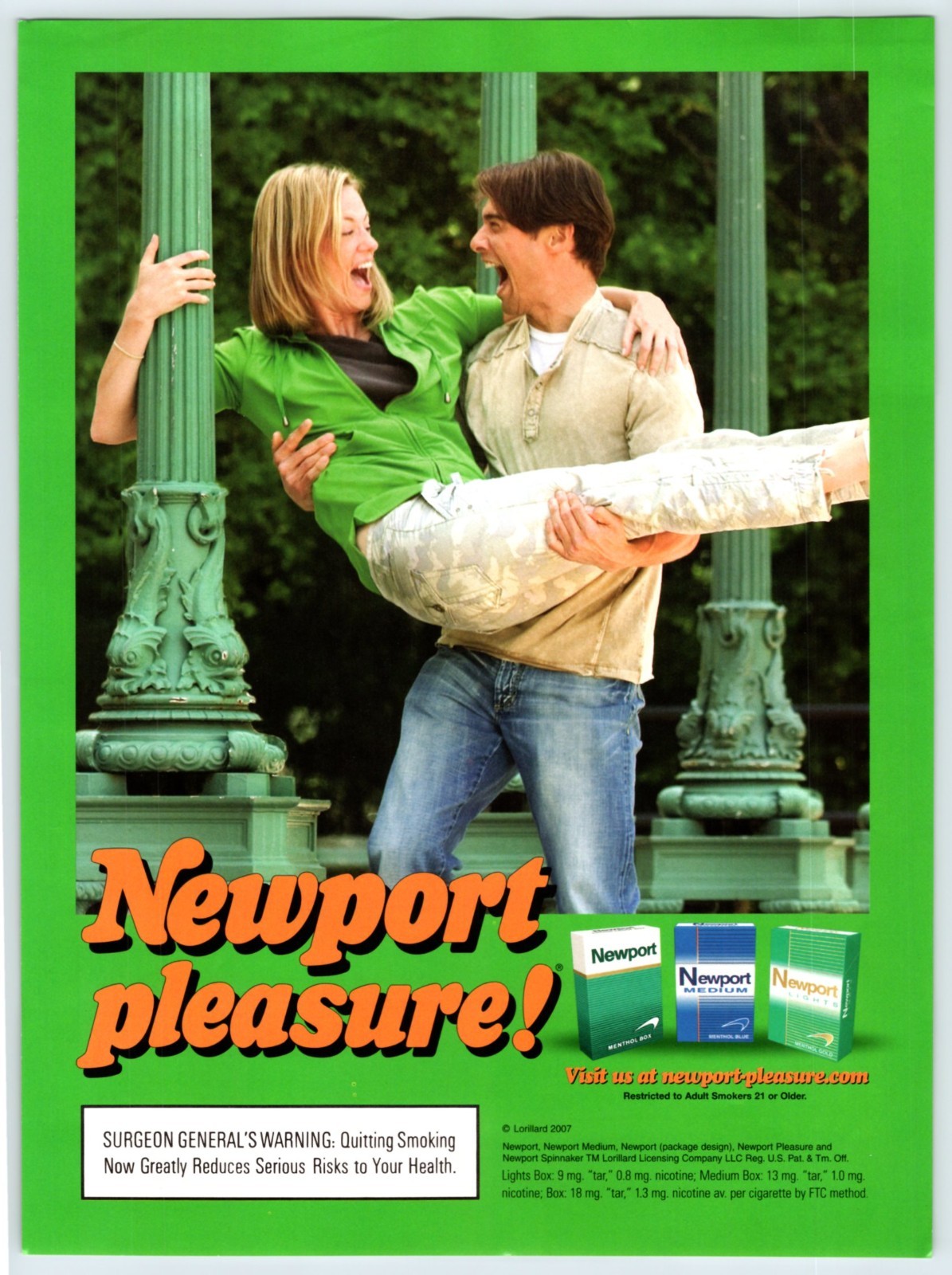 2007 COUPLE IN THE PARK NEWPORT CIGARETTES Vintage 8"X11" Magazine Ad BAS11