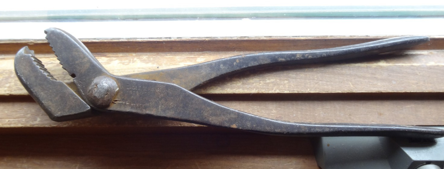 Vintage Eagle Claw by M.T. Co. – Adjustable Pliers Rockford Illinois USA  11"