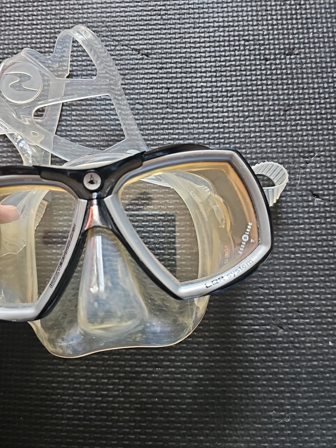 Aqua Lung LOOK 2 Transparent Dive Mask