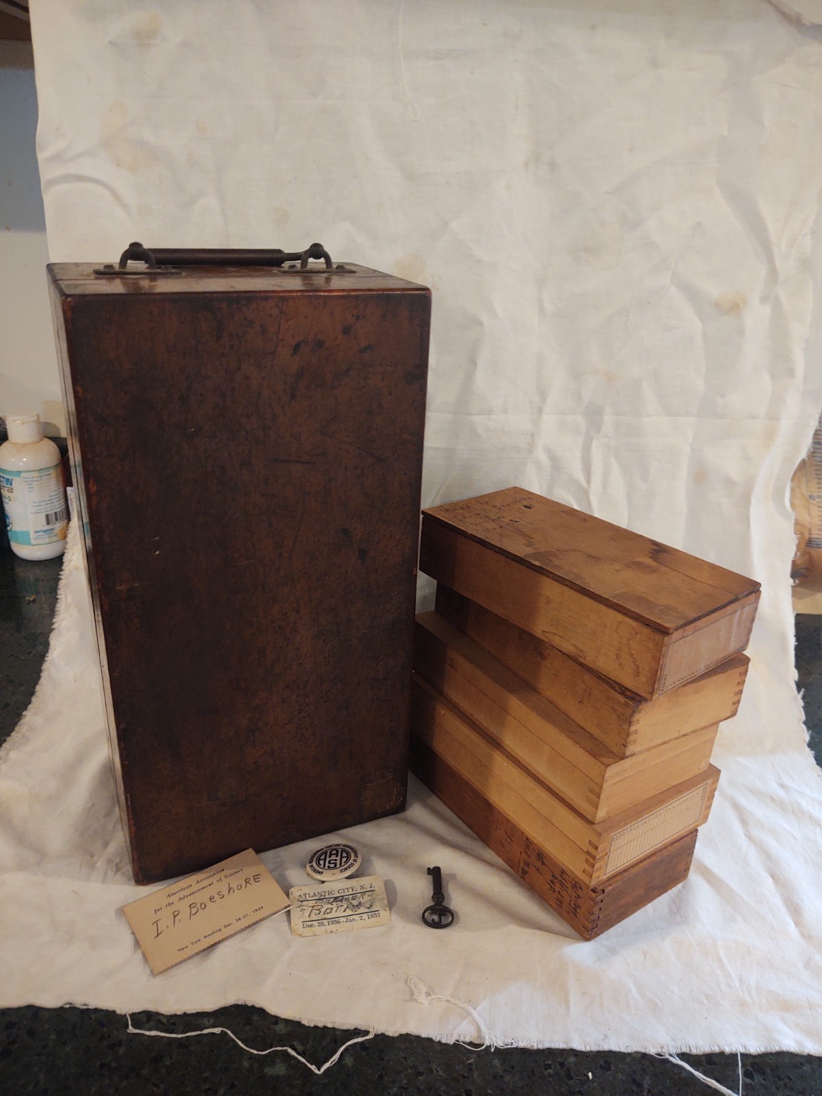 1890 Leitz Wetzlar Brass Microscope serial # 16882 & Slides Dr. Irwin Boeshore