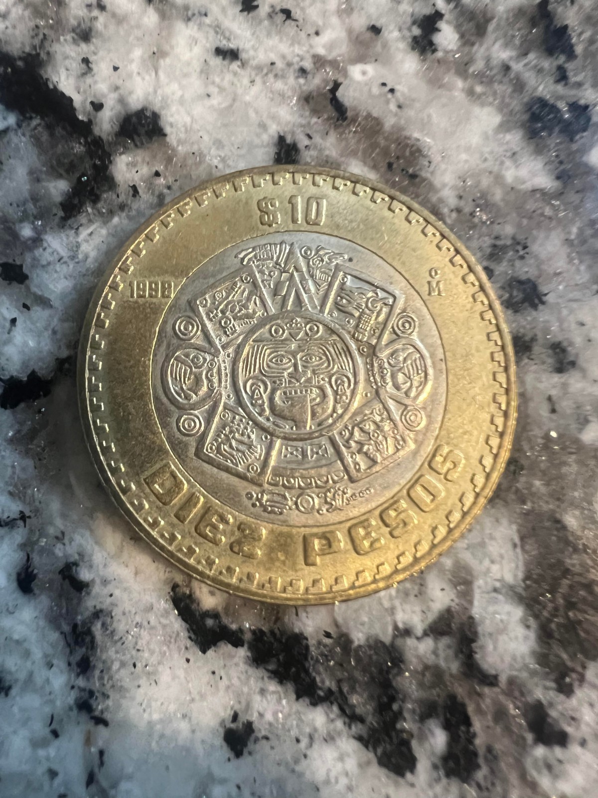 1998 Mexico Bi-Metallic Aztec Sun 10 Pesos Circulated Ungrade RARE ERROR 199B B