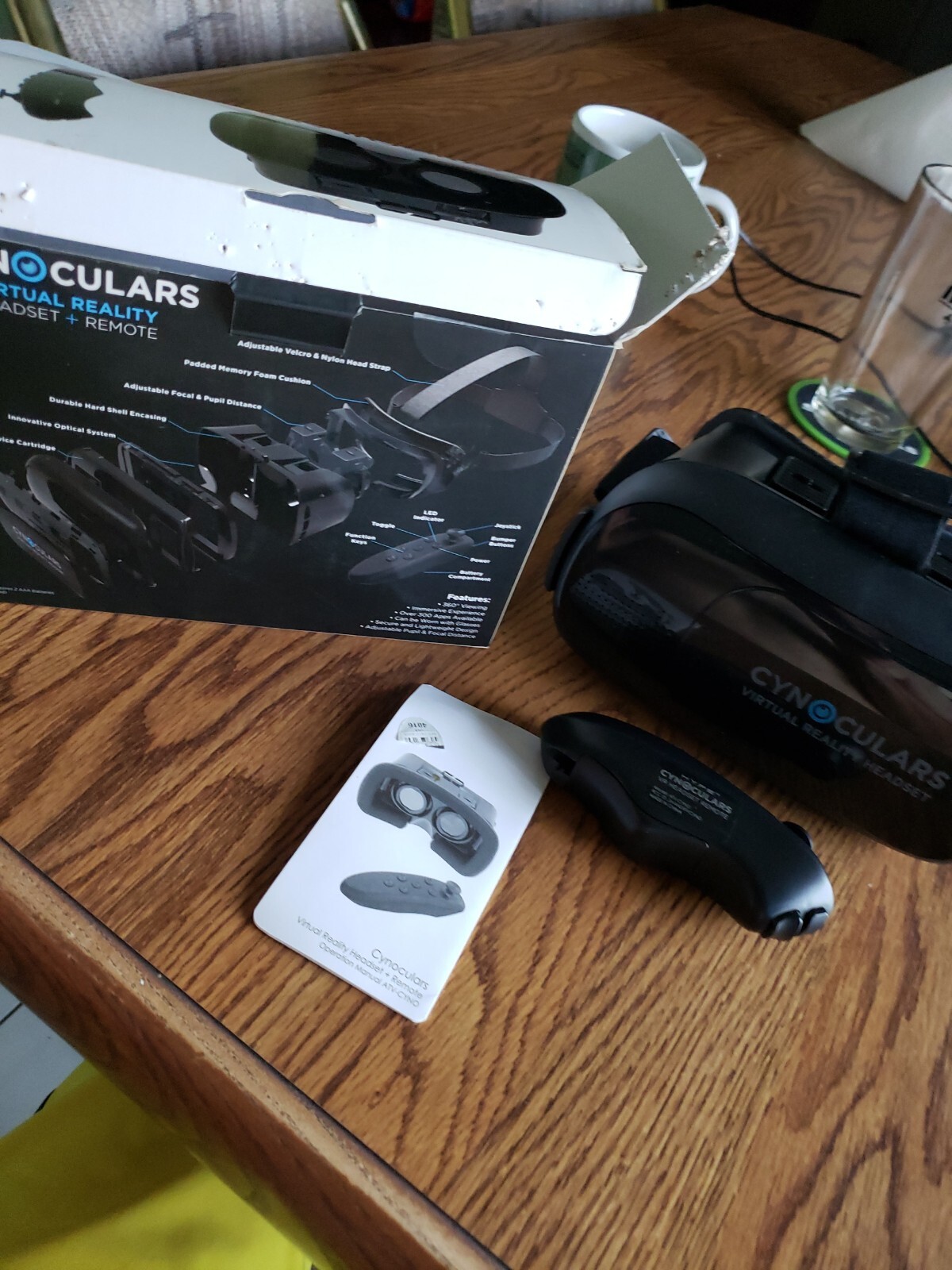 CYNOCULARS Virtual Reality Headset & Remote in very good condition