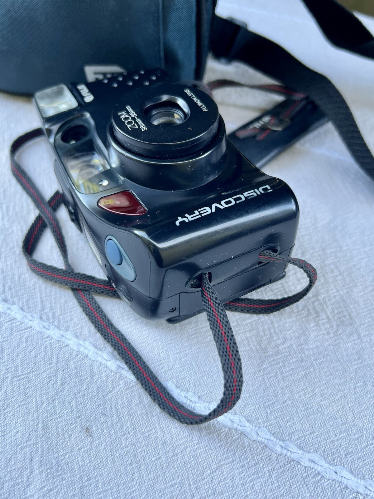 Vintage Fuji Discovery 900 Zoom Film Camera 38-85mm Untested Case Bundle