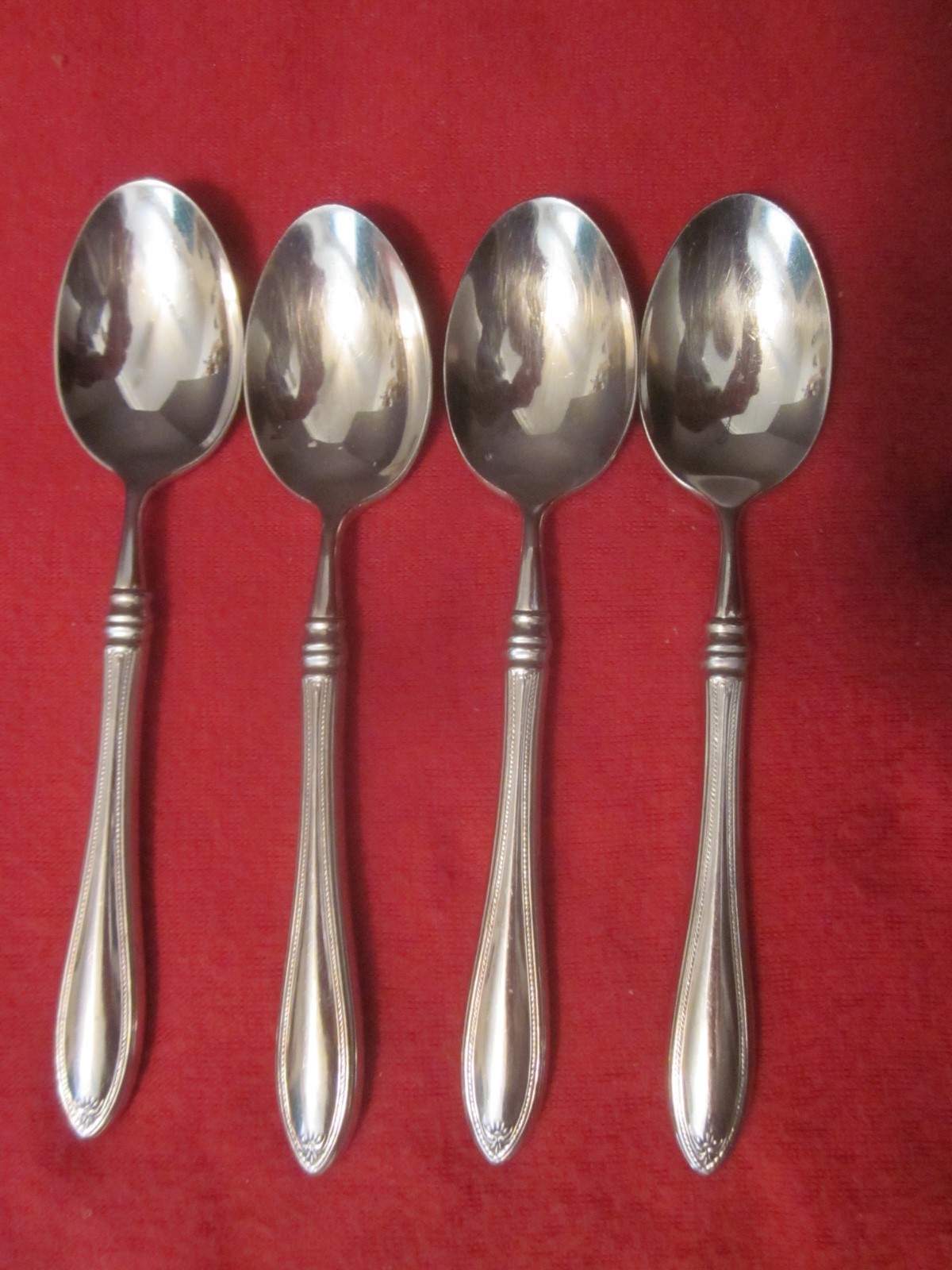 Set of 4 Oneida SHERATON Stainless Glossy Soup spoons  with Cube