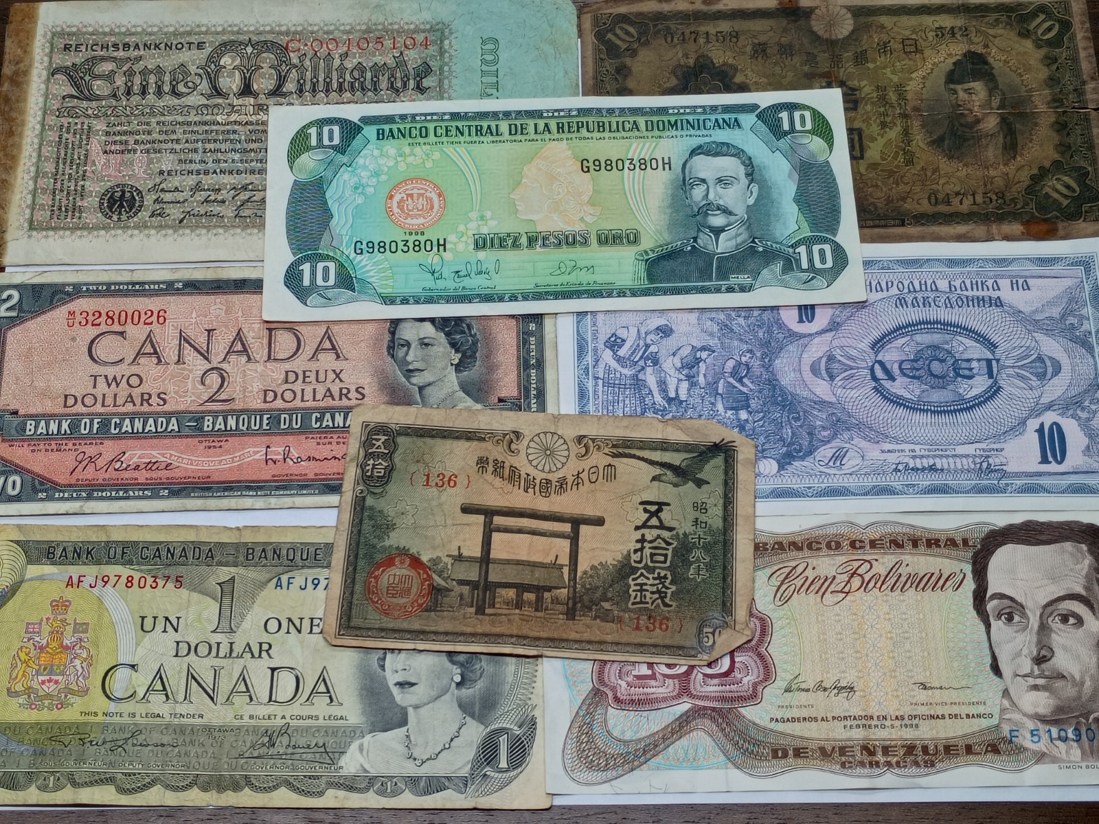 lot of assorted foreign bills.