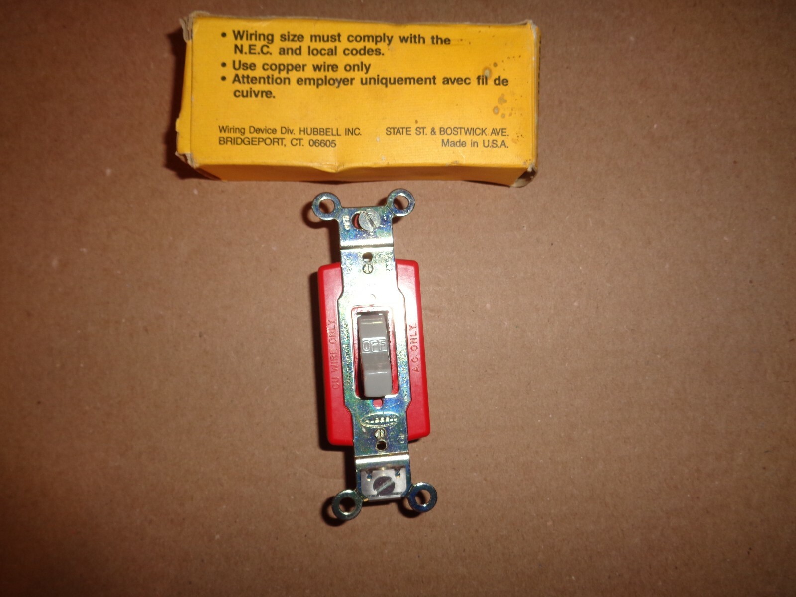 Hubbell 1221GRV  A C Flush Toggle Switch Single Pole  New
