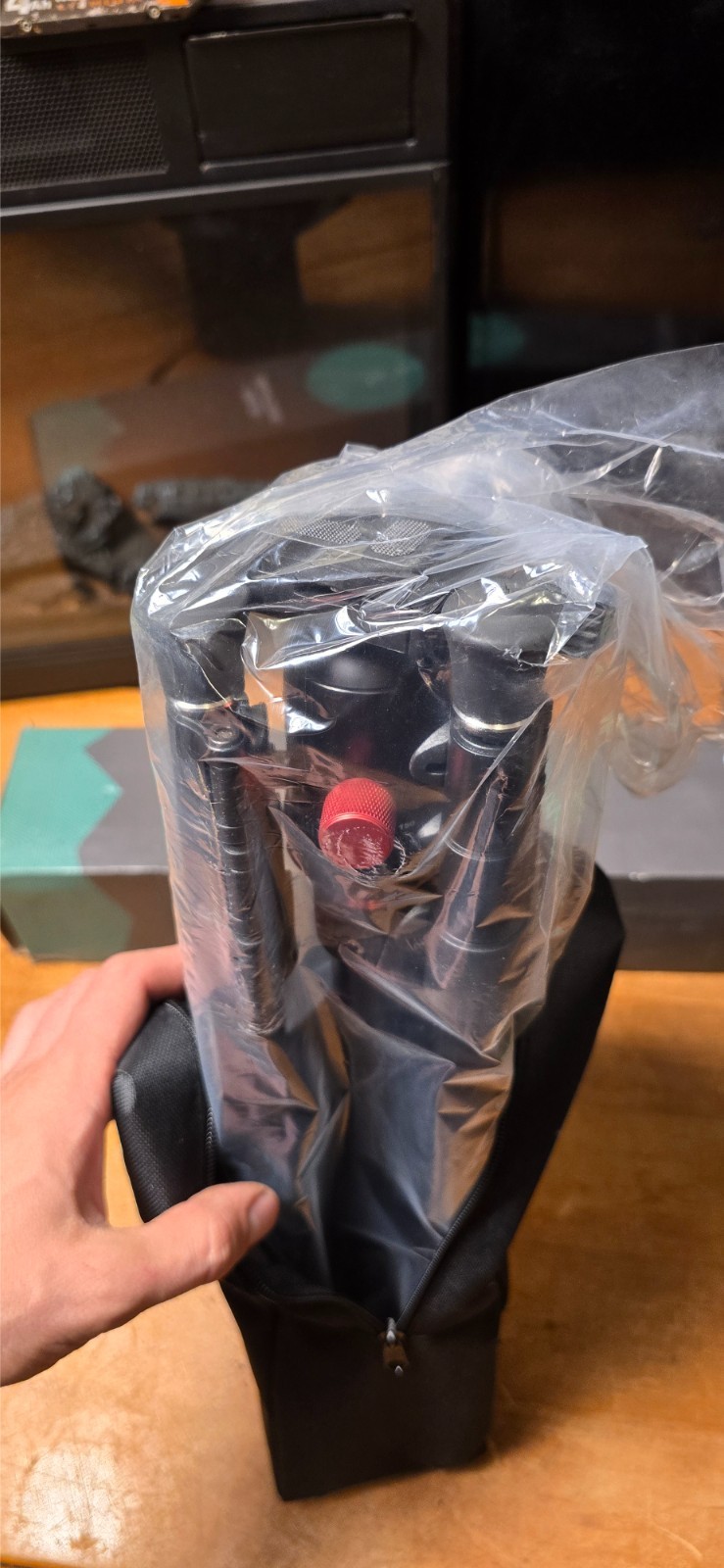 MACTREM Biscayne BT80 80" Camera Tripod 33lb Load Black Open Box
