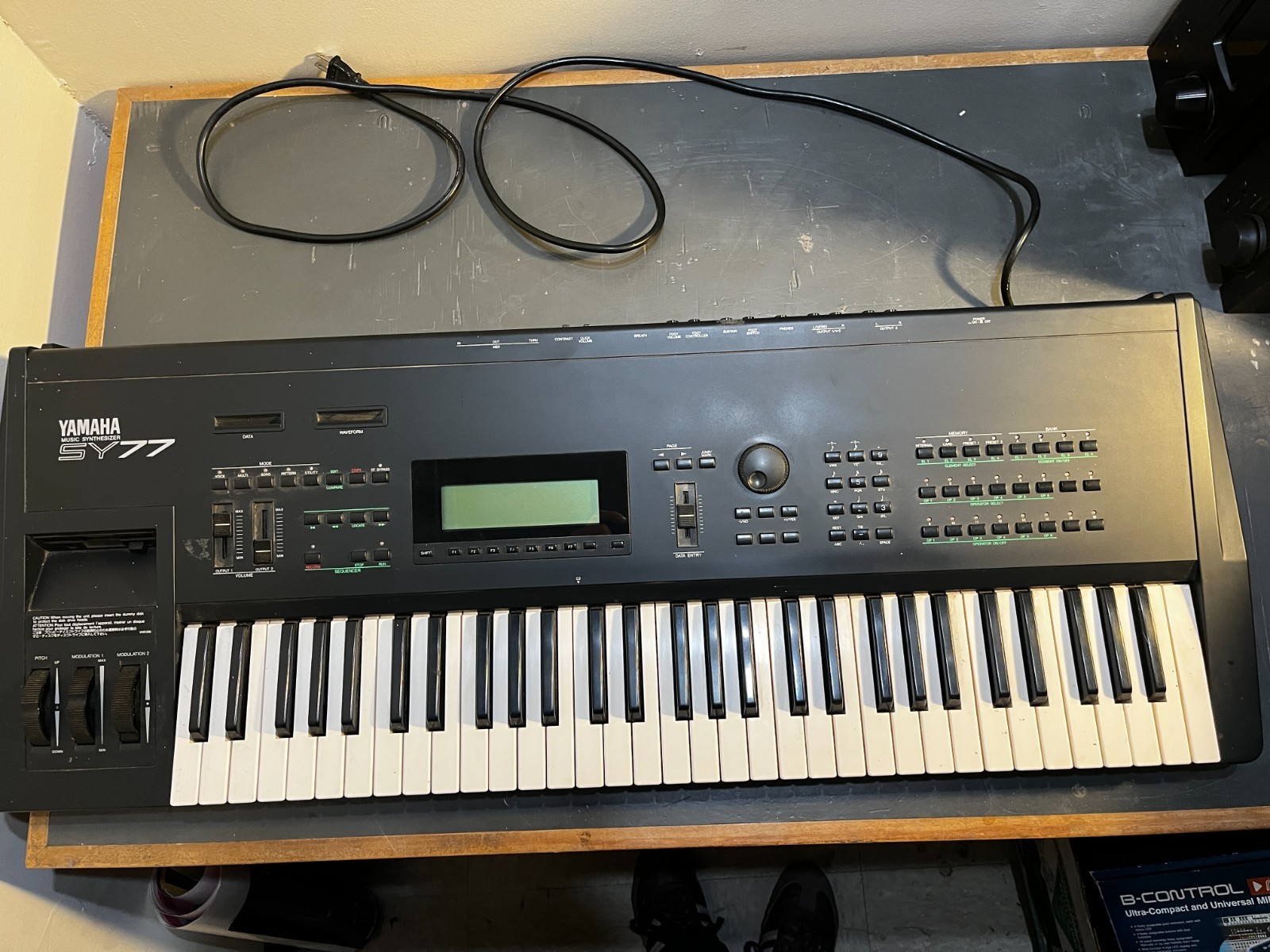 Yamaha SY77 Keyboard Synthesizer TESTED