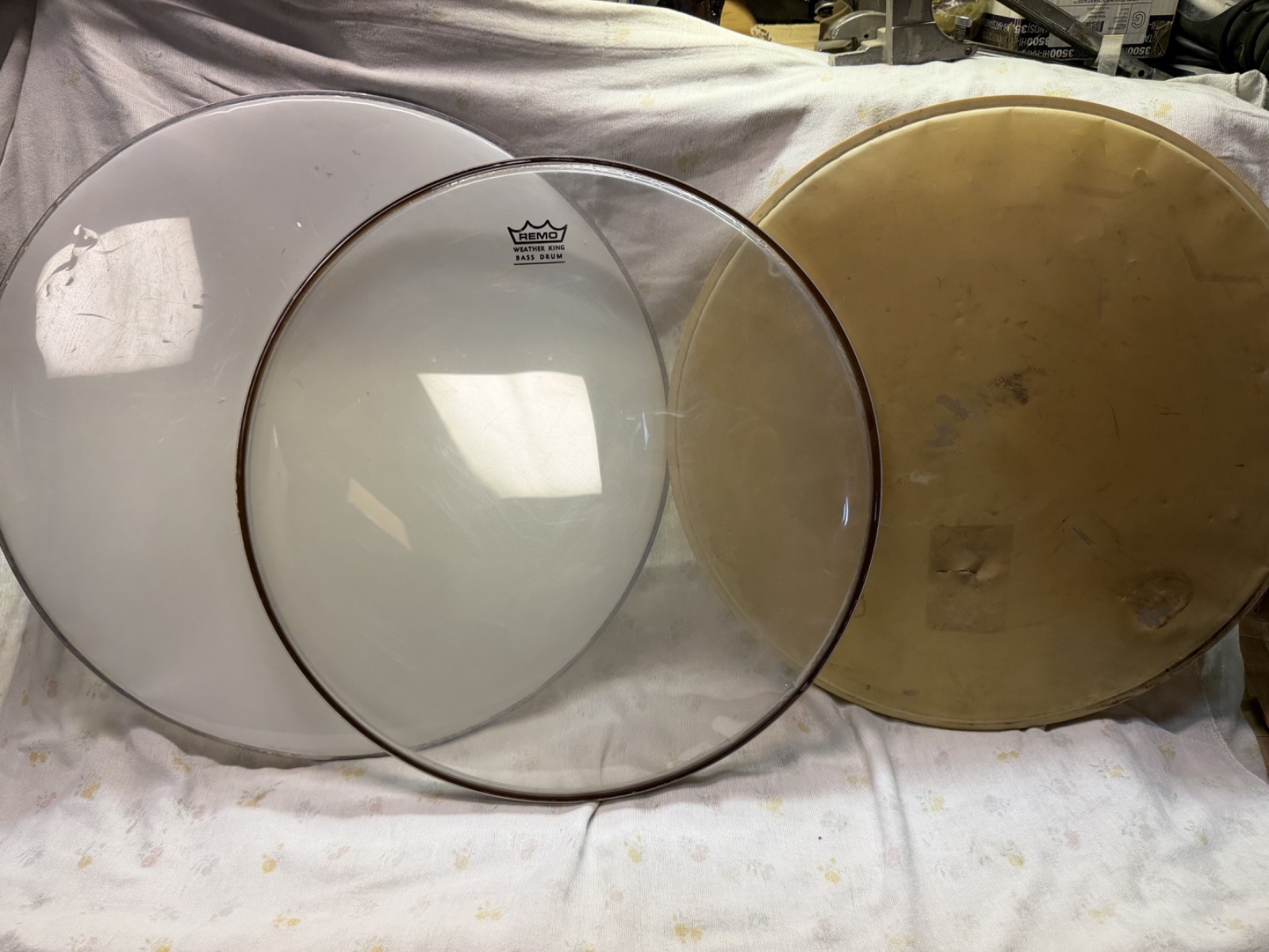 Remo weather king 20" Bass drum head clear Excellent cond! + 2 free heads