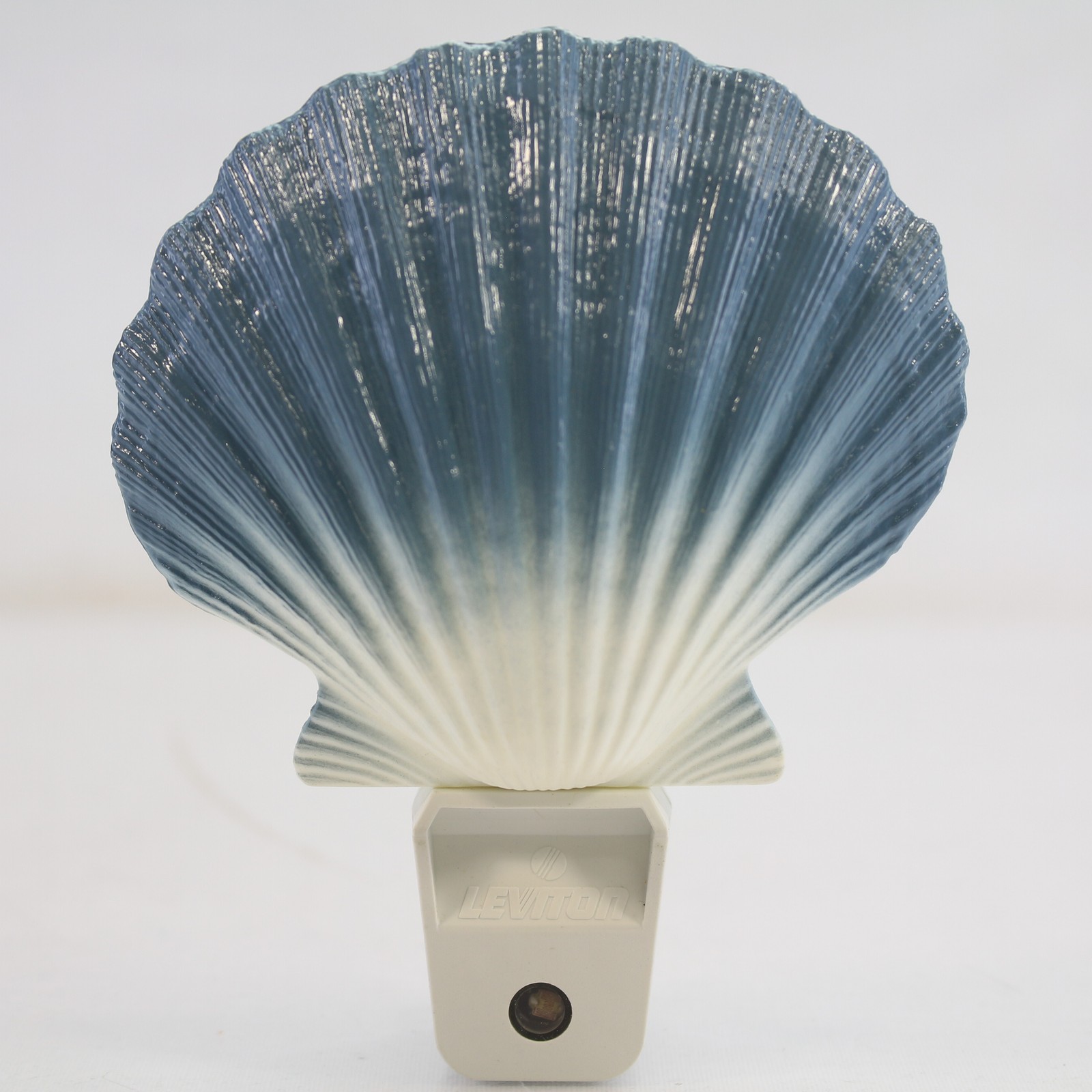 Leviton 48570-BU Blue Sea Shell Guide Night Light 120V Dawn-to-Dusk