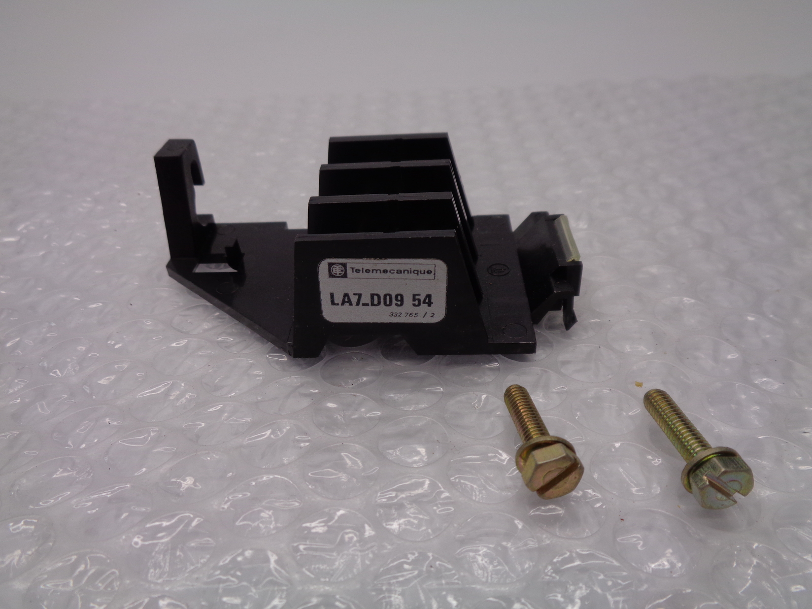TELEMECANIQUE LA7.D09 54 RELAY BASE MOUNT NSNP