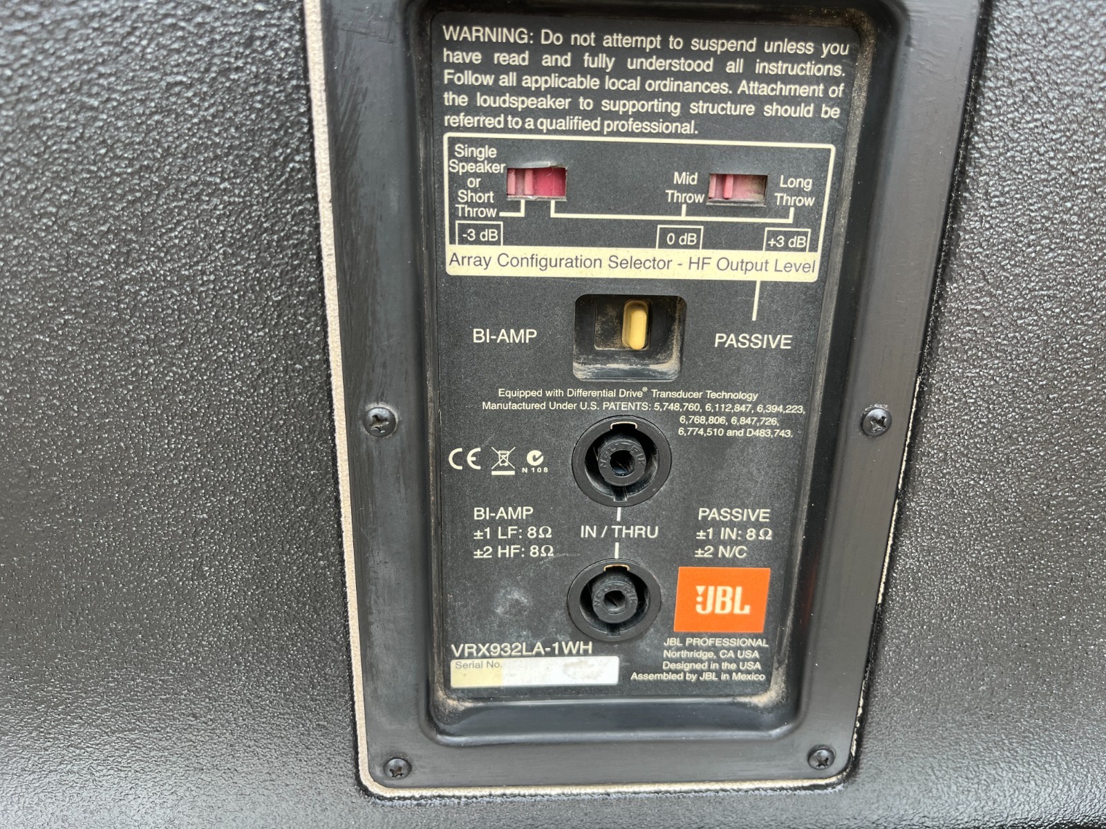 JBL VRX932LA-1WH