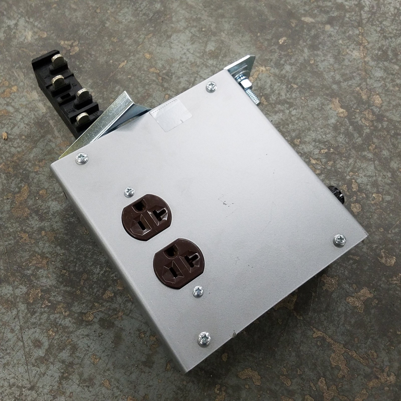 StarLine OB225E12-520D-4 Busway Tap Box, 20A, 208Y/120V Rated, 120V Out - NEW