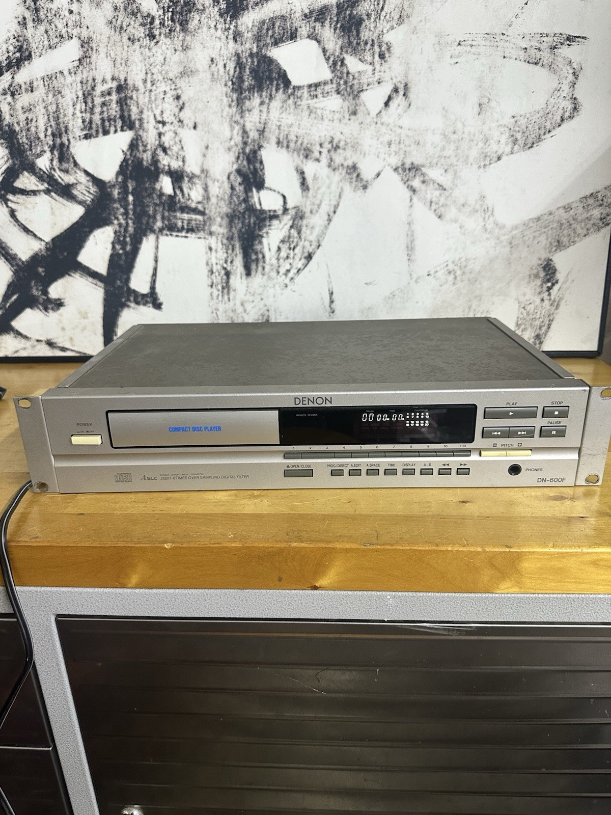 Denon DN-600F Single Compact Disc Player  Rack Mount No Remote