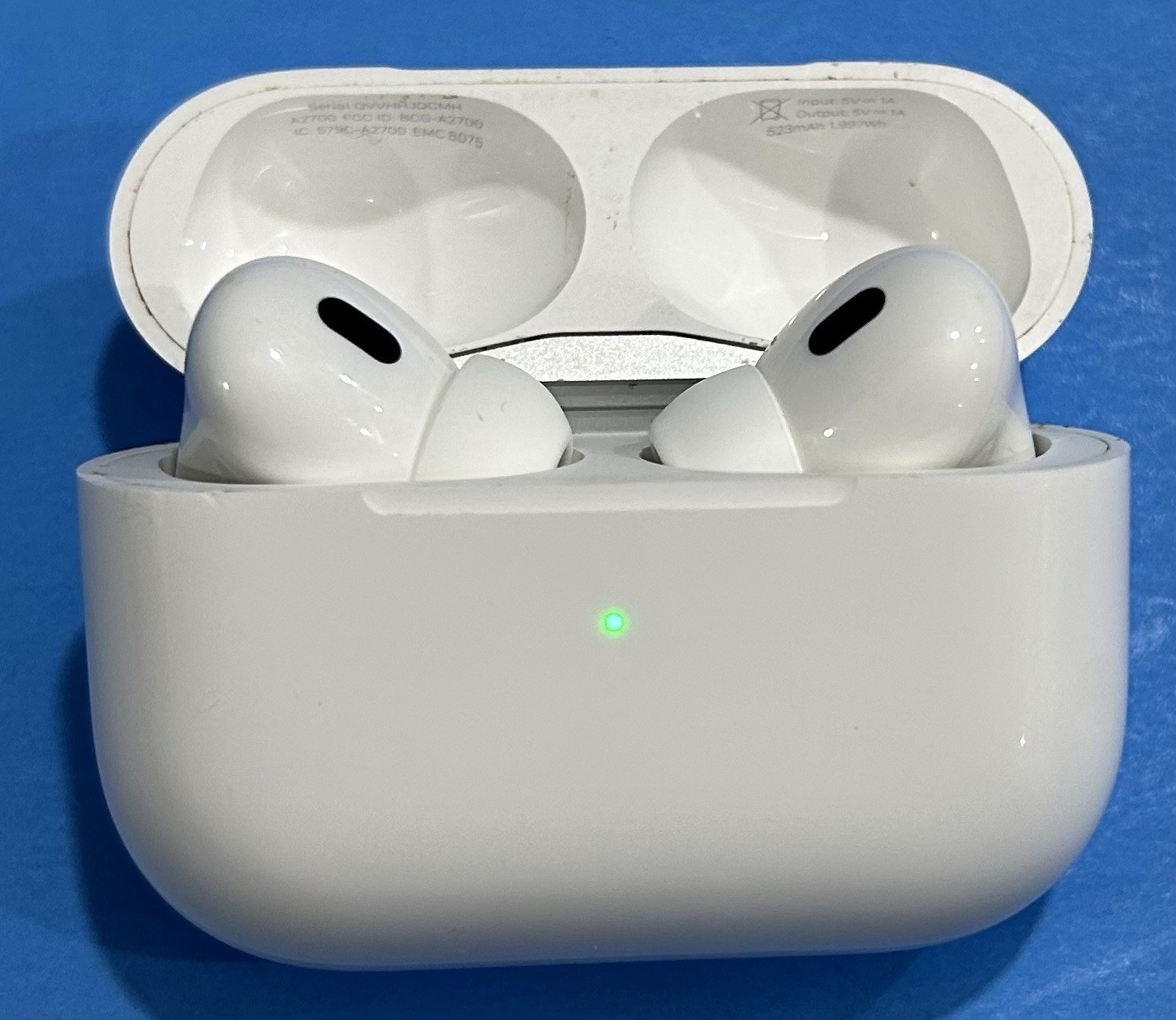 Apple AirPods Pro 2nd Generation Bluetooth Wireless Ear Buds Lightning Charger