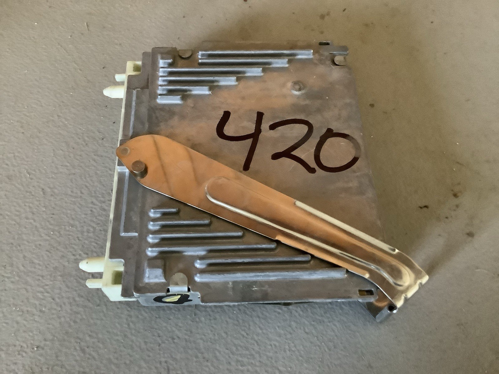 1997 Volvo 858 P09442107 Transmission Control Module ((R1-420))