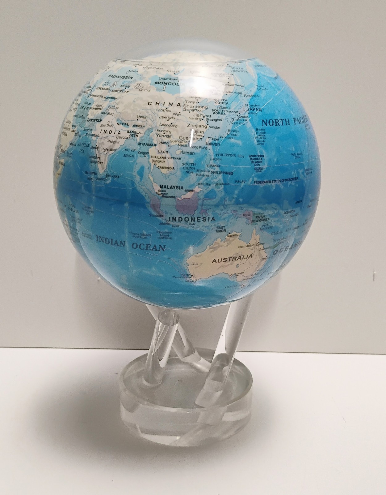 MOVA Spinning Earth Map World Globe In Acrylic & Water Case 7" NOT SPINNING