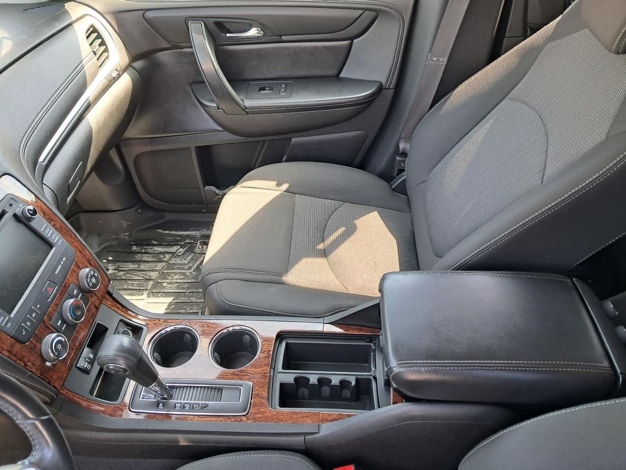 TRAVERSE 2014 Glove Box 5007865