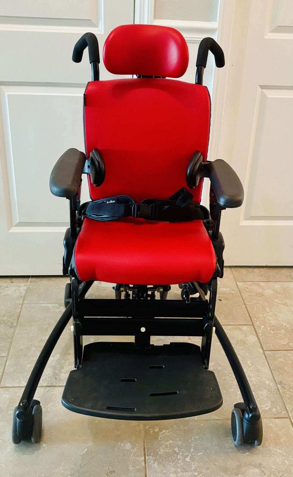 Rifton Hi-Lo R850 Activity Chair with R864 M Butterfly Harness