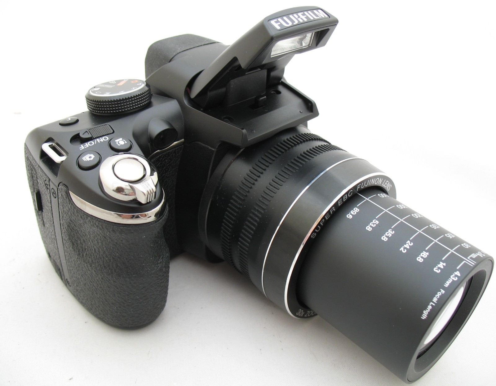 Fujifilm FinePix S4500 Compact Digital Bridge Camera 14MP CCD 30x Zoom +4GB