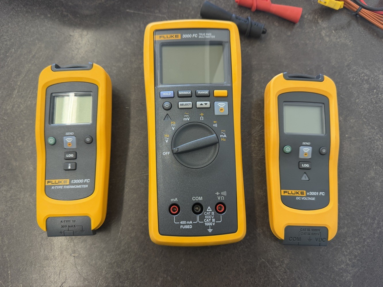 Fluke FC Kit Multimeter, Wireless DC Voltage Module, & Thermometer