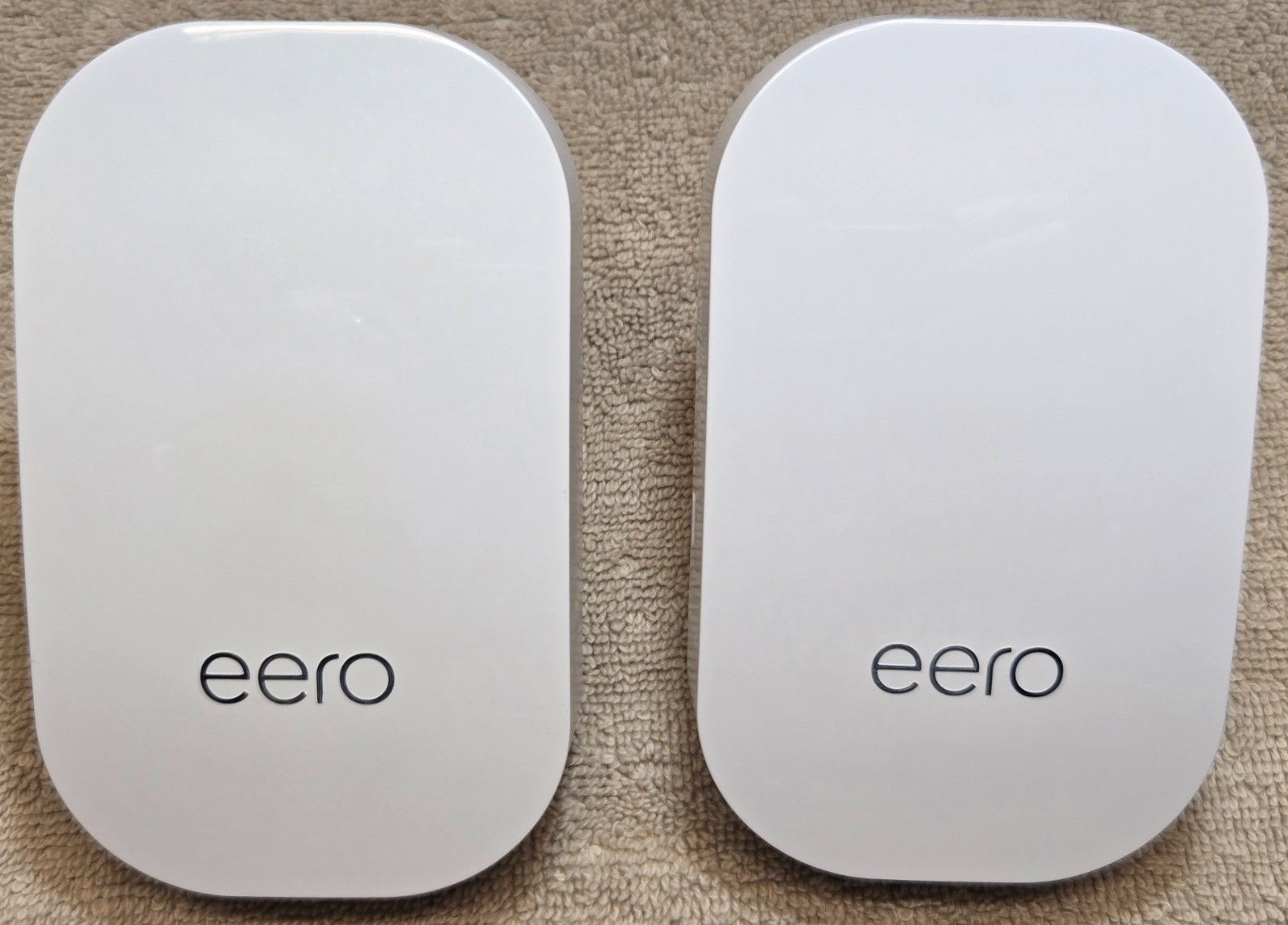 2-Pack Amazon eero Beacon Mesh WiFi Range Extender D010001 WiFi Extenders