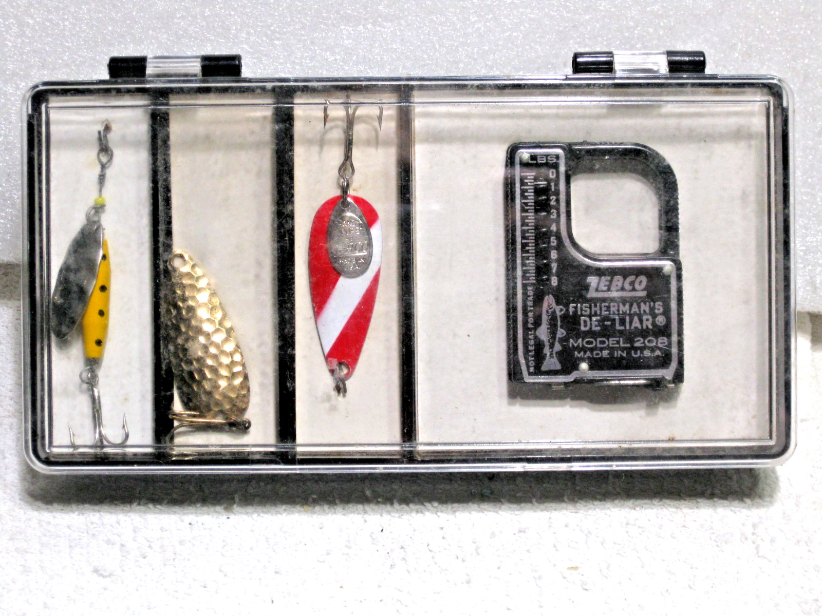 Vintage Zebco 4 Piece De-Liar Model 208 Tape Measure Weight Scale Fishing Lures