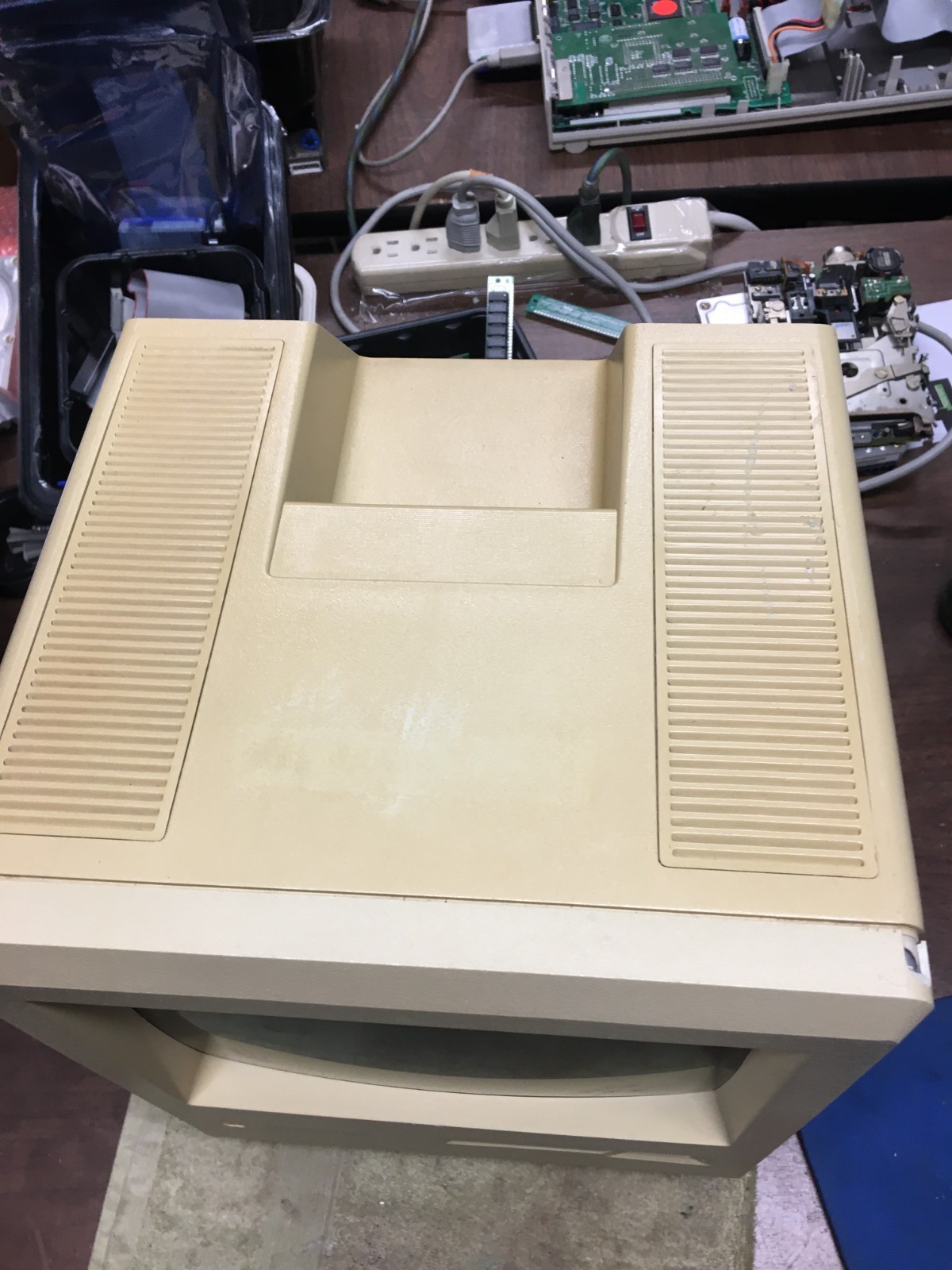 Macintosh Plus. BlueSCSI. 4mb. Clear Screen. Recapped