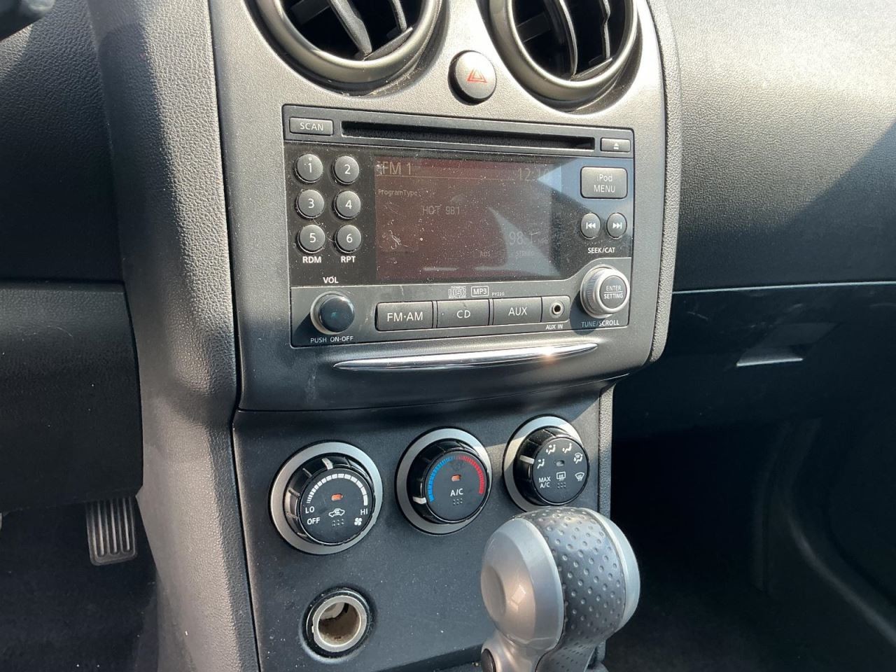ROGUE 2011 Glove Box 5017222