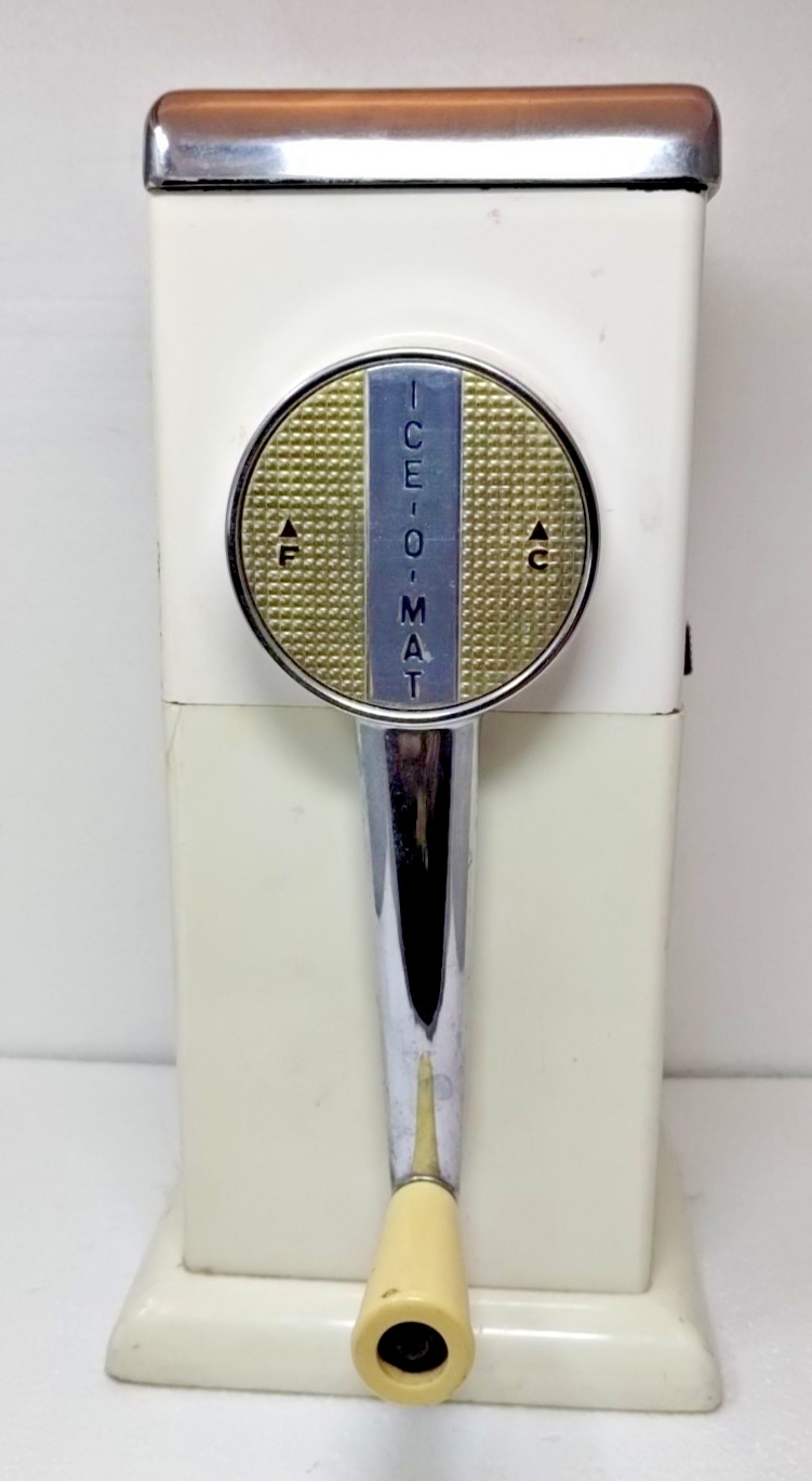 Rival Ice-O-Mat Ice Crusher 1950s White/Chrome Course/Fine Wall Or Counter TW347