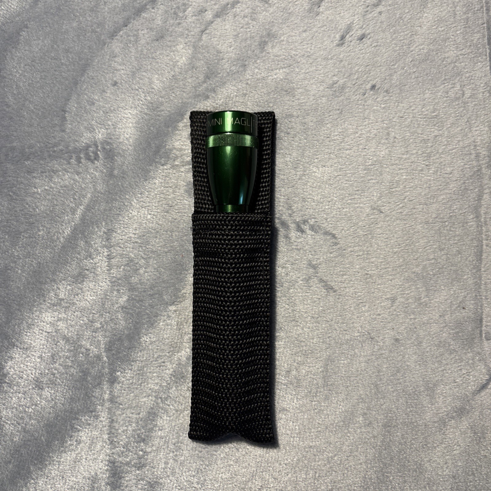 Mag-Lite Mini Flashlight 2AA Battery Powered Dark Green With Belt Holster