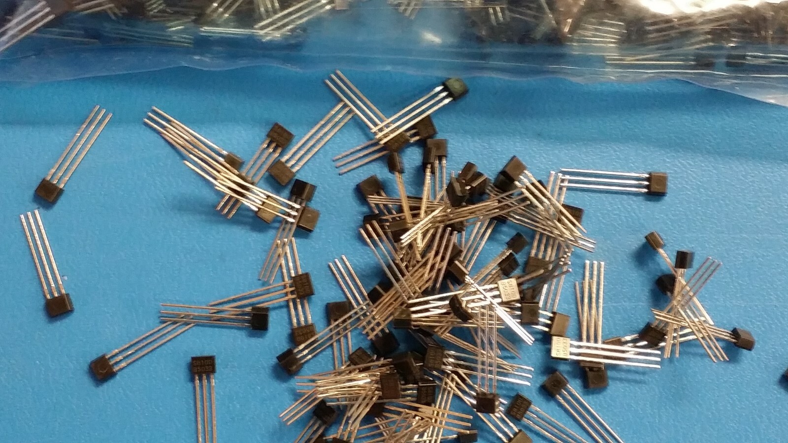(10 PCS) S-8100B Seiko Instruments, CMOS TEMPERATURE SENSOR CONTROLLER TO-92