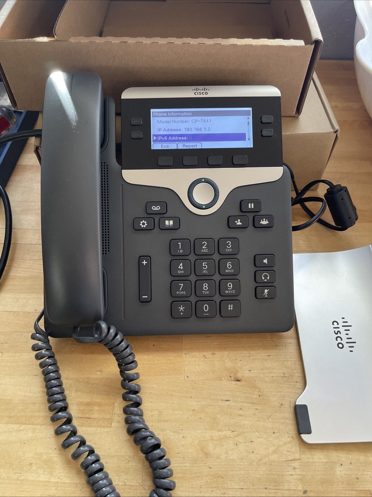 Cisco CP-7841 4-Line VoIP Phone Gray w/Stand, Handset & Power Cord