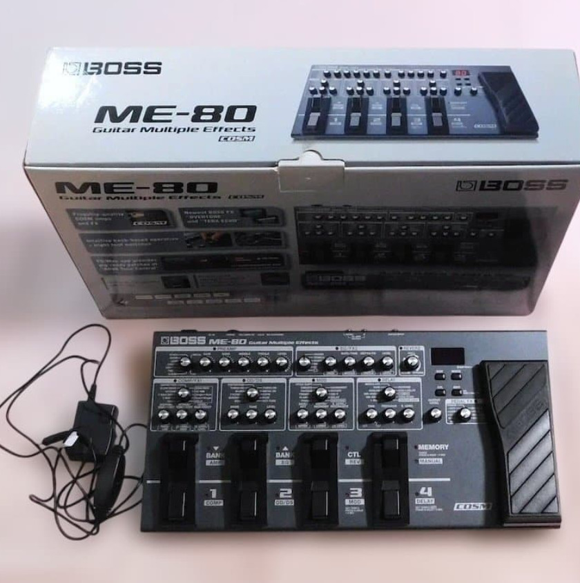 Boss ME-80 Multi Effects Guitar Processor w/ Box AC Adapter Used Excellent