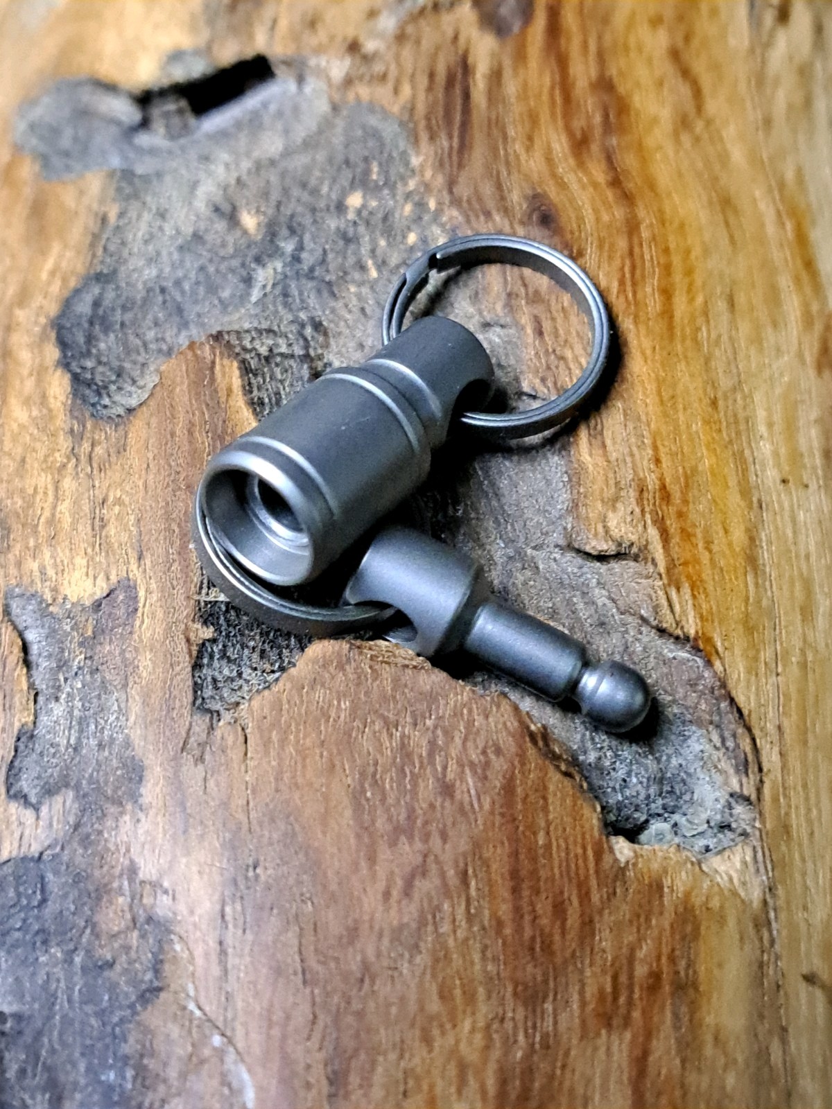 Minimalist Series Titanium Quick-Release Keychain Swivel