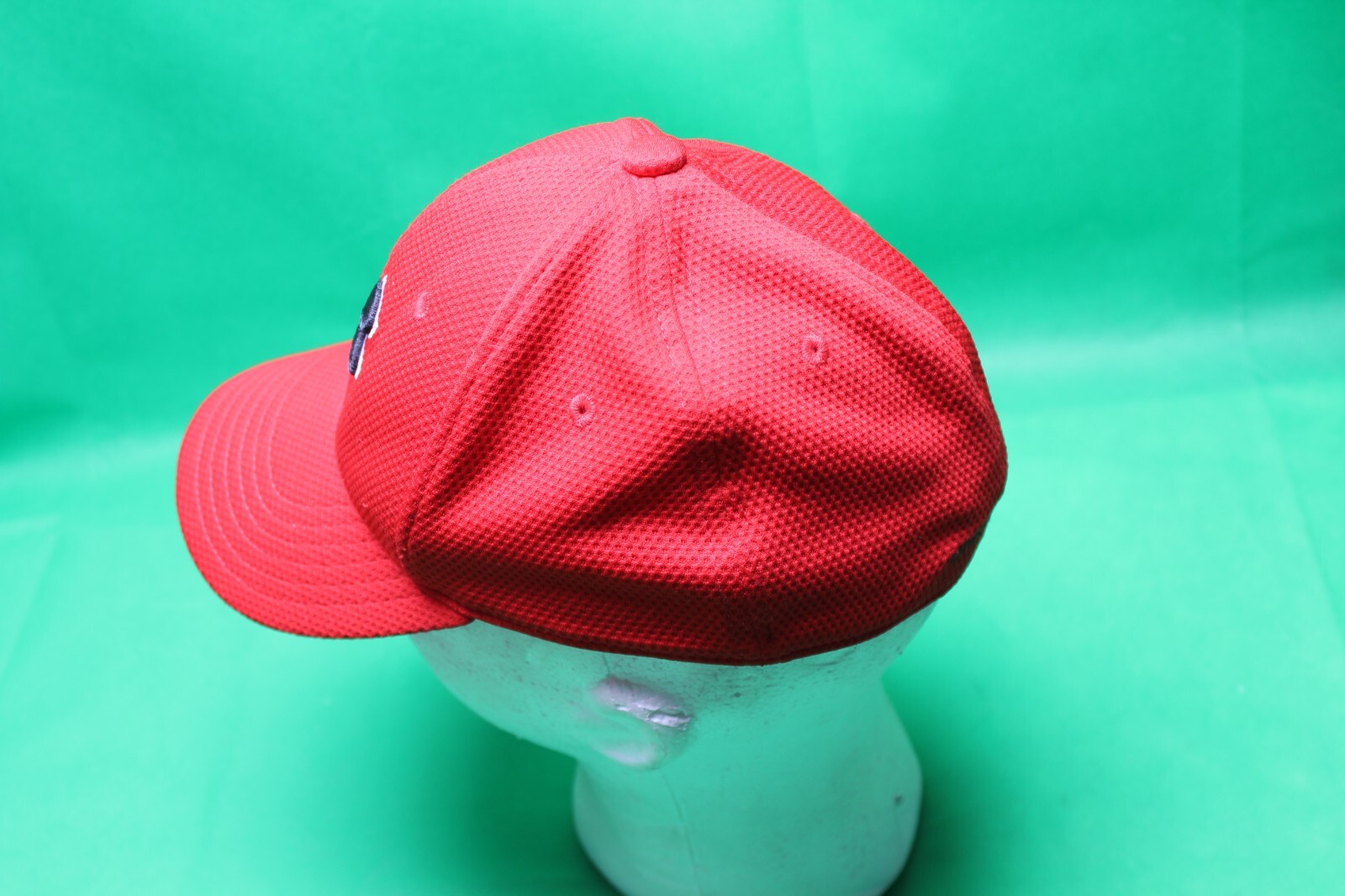 Under Armour Red Baseball Cap hat Black Logo Youth Classic Fit S/M Fitted