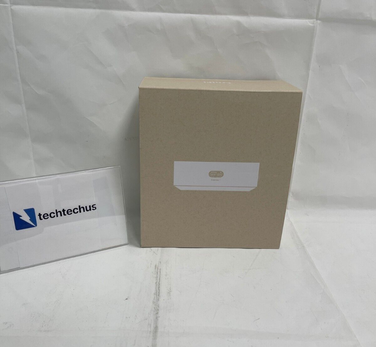 Ubiquiti UniFi Express 7, 10G Cloud Gateway with integrated WiFi 7 (UX7-US)