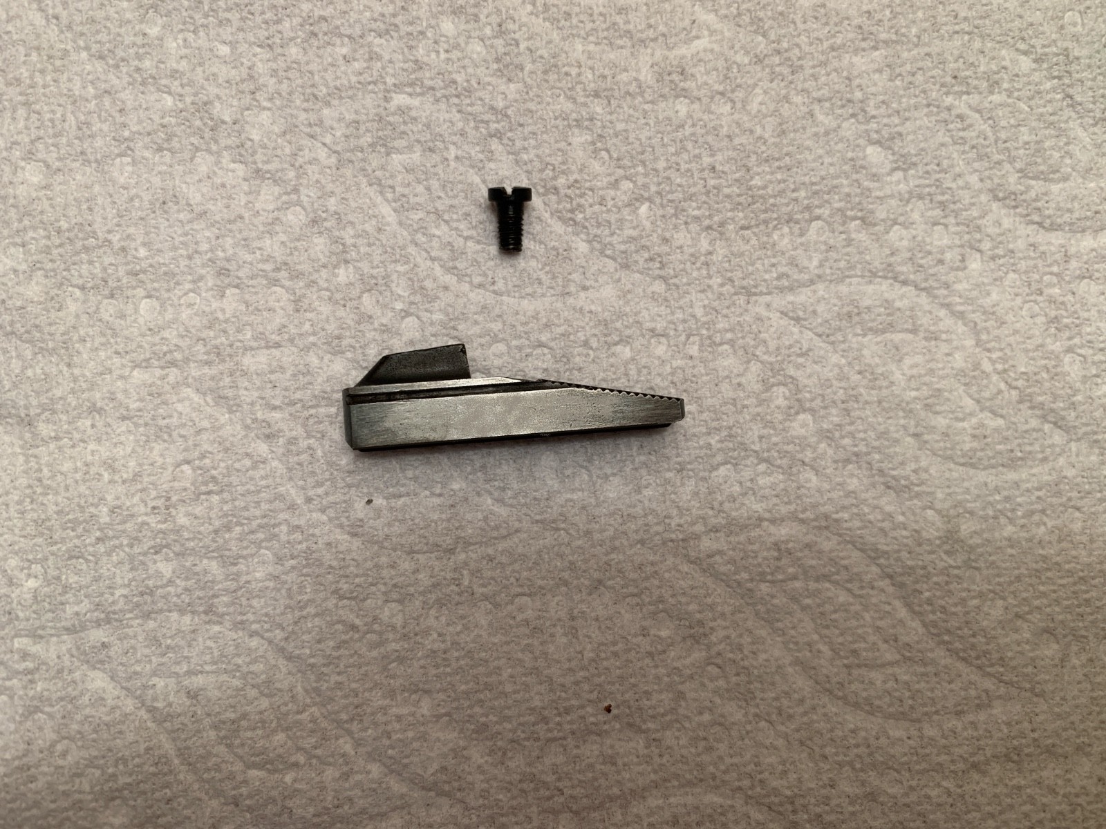 Crosman 760  -  761-006 Grooved Front Sight(metal)  w/screw - 761XL & V1-V4