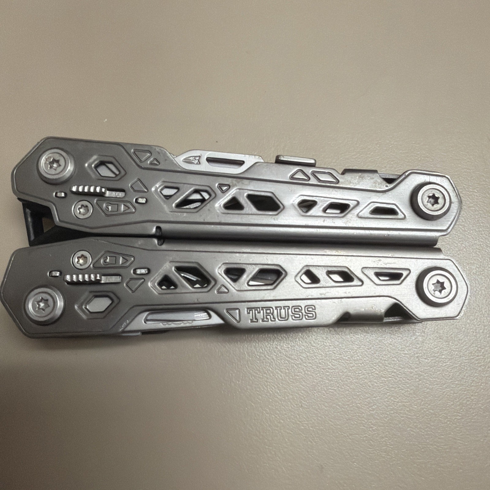 Gerber Truss Multi-Tool Pliers Knife Scissors