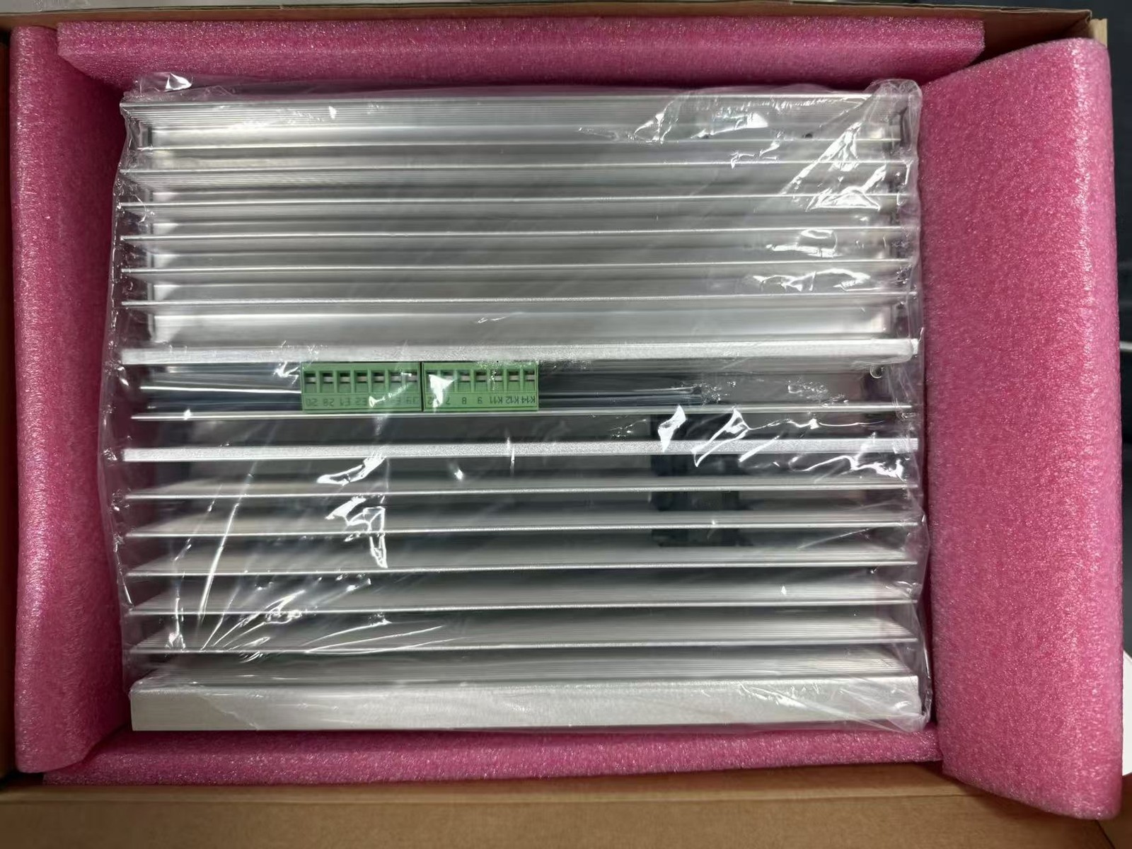 1PCS EVF8211-E, 00402833 EVF8211E NEW LENZE Frequency Inverter