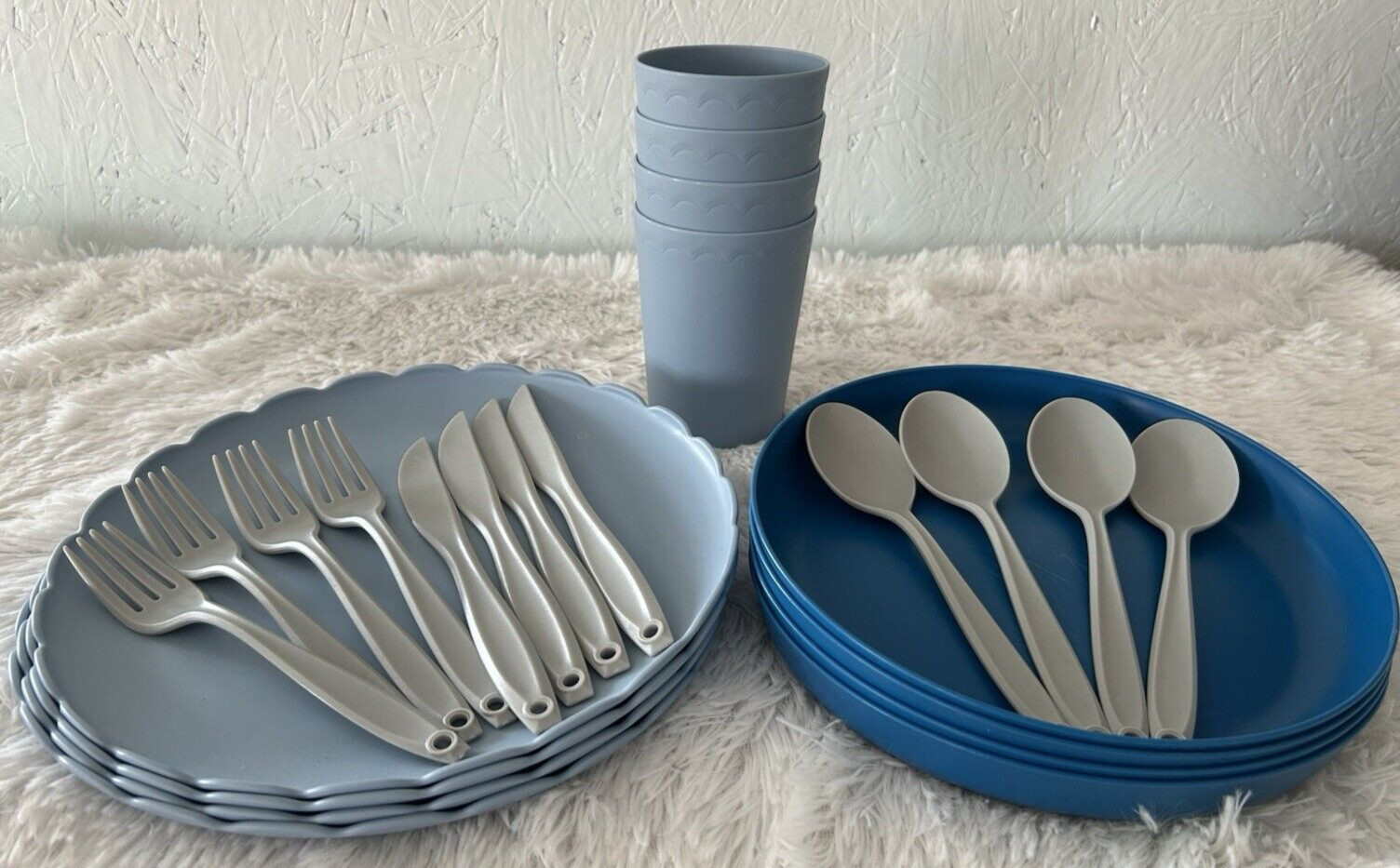 Plasticware Set for 4 10.5" & 8.5" (with lip) Plates 16oz tumblers Blue spoon