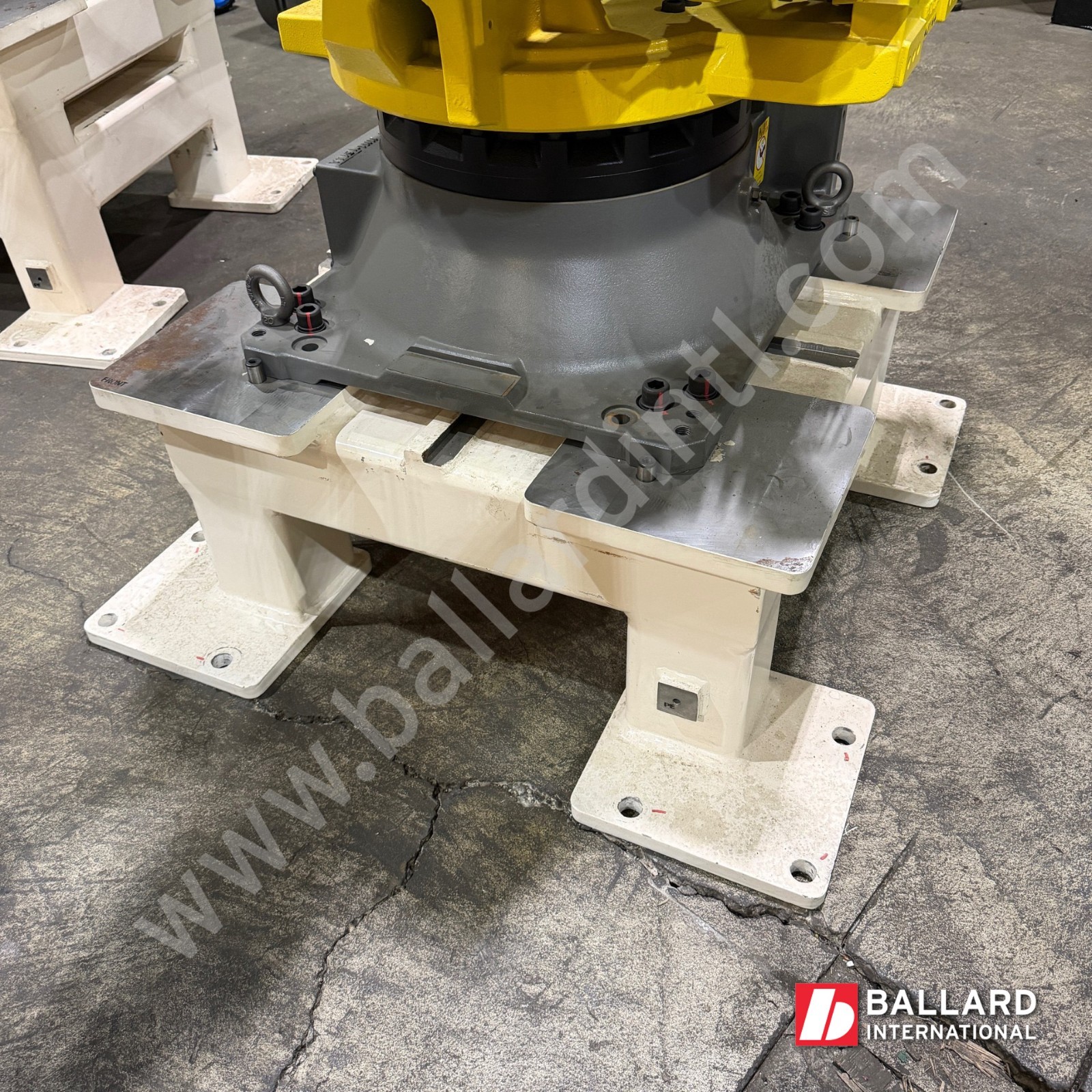 FANUC R-2000 & M-900 Series Robot Riser Pedestal w/ M24 Bolt Holes: 410mm - USED