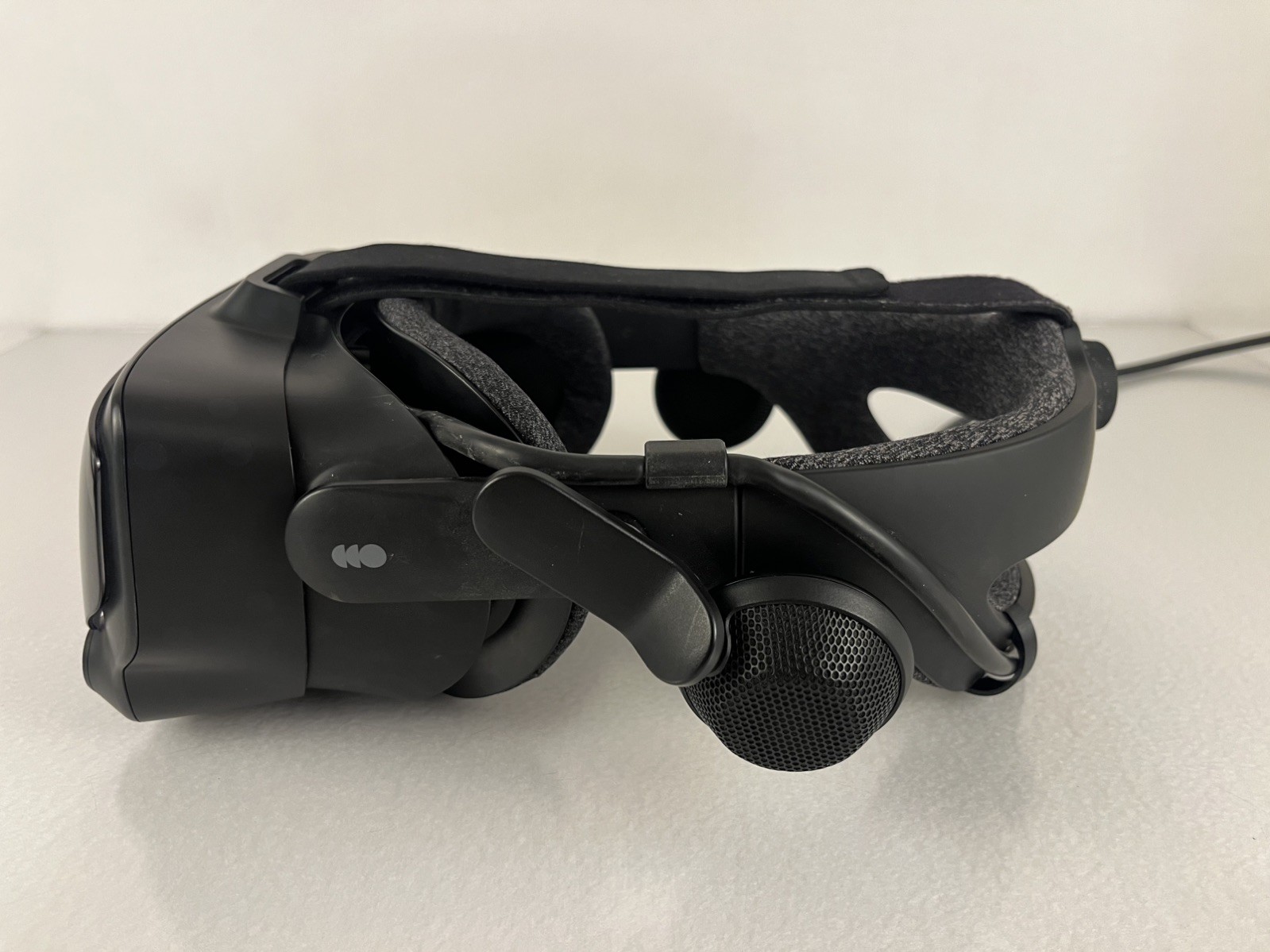 Valve Index VR Headset and Cables only / DAMAGED TETHER - Tested
