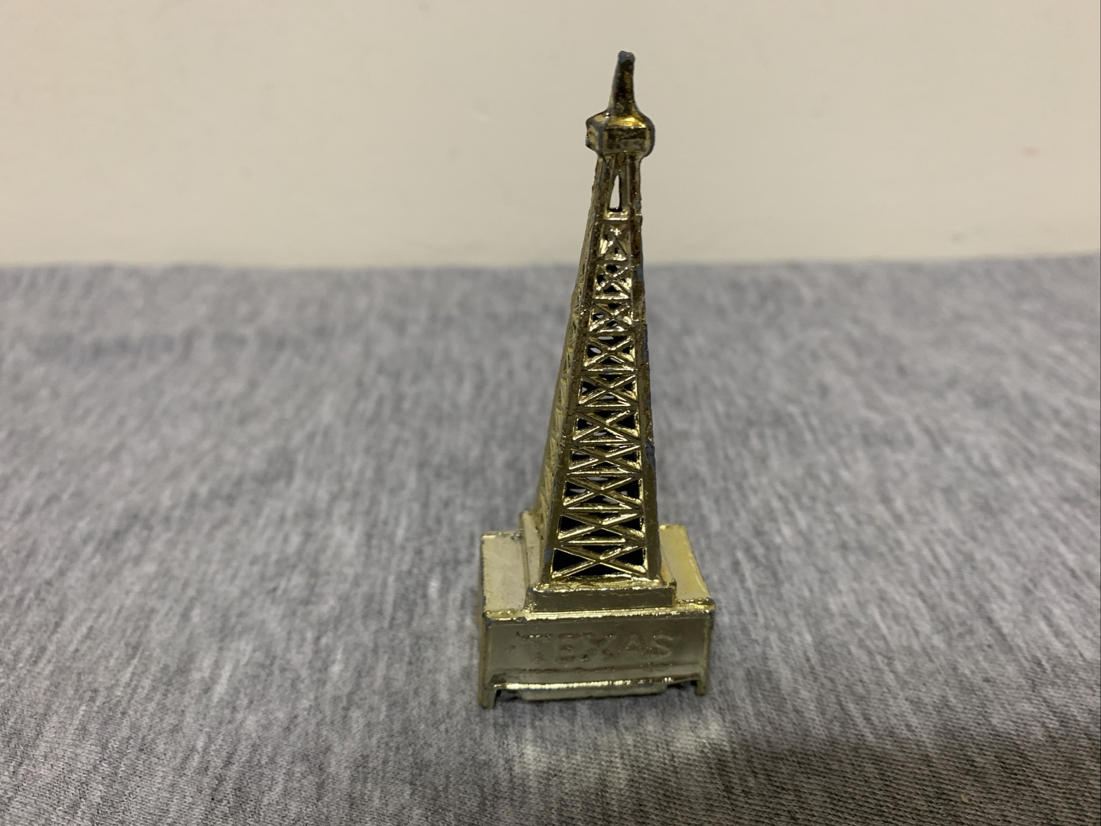 Vintage Metal Gold Color Oil Derrick Texas Pencil Sharpener Japan