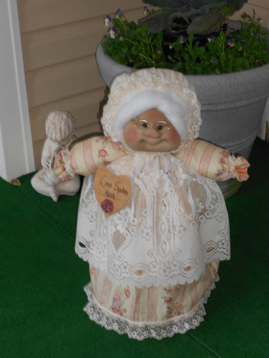 Soft Sculptured 23" Free Standing Grandma Shabby Border Print Rose NO BASKET