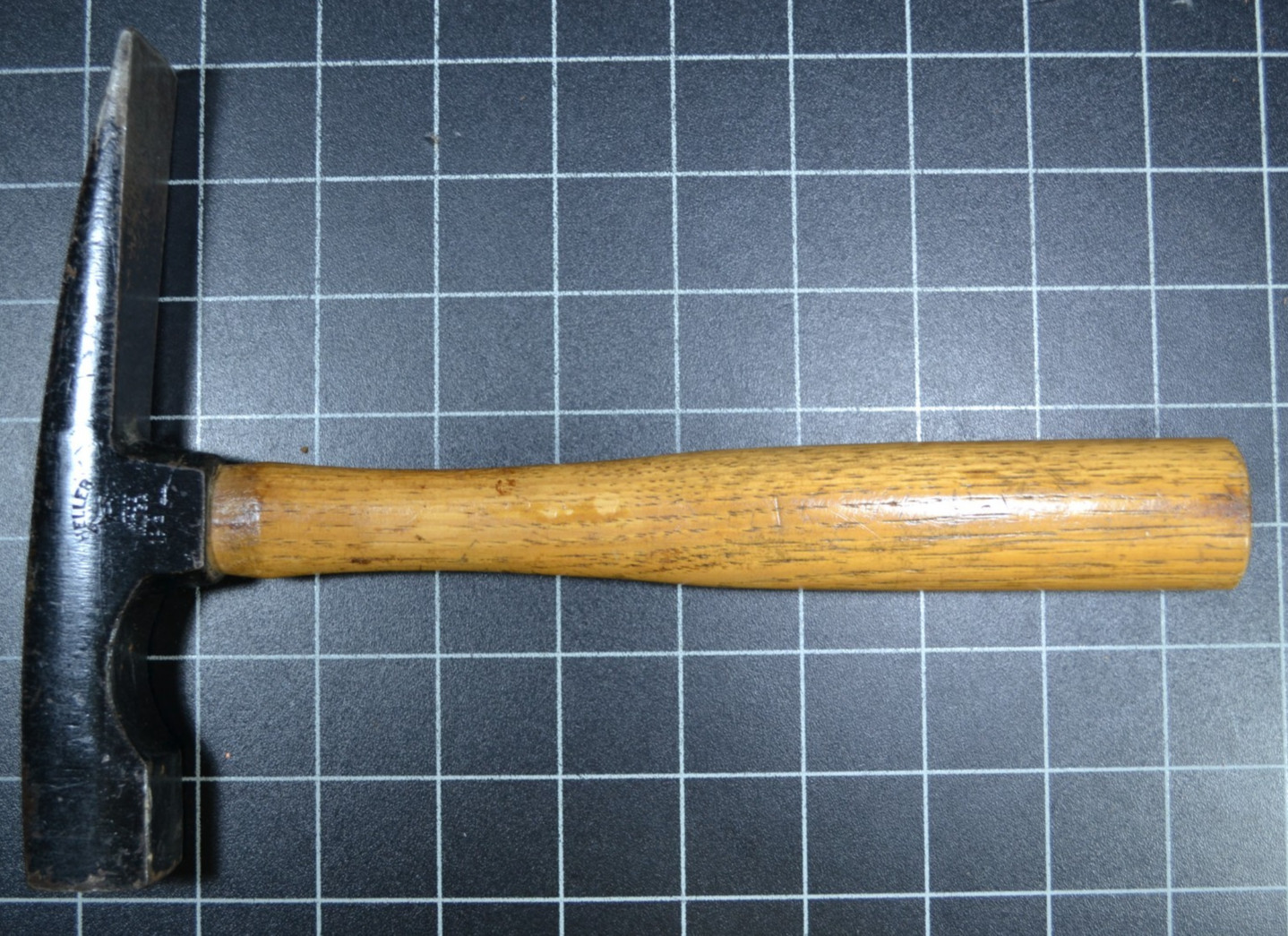 HELLER - #40B - BRICK HAMMER - ALL ORIGINAL - 1 1/2# HEAD